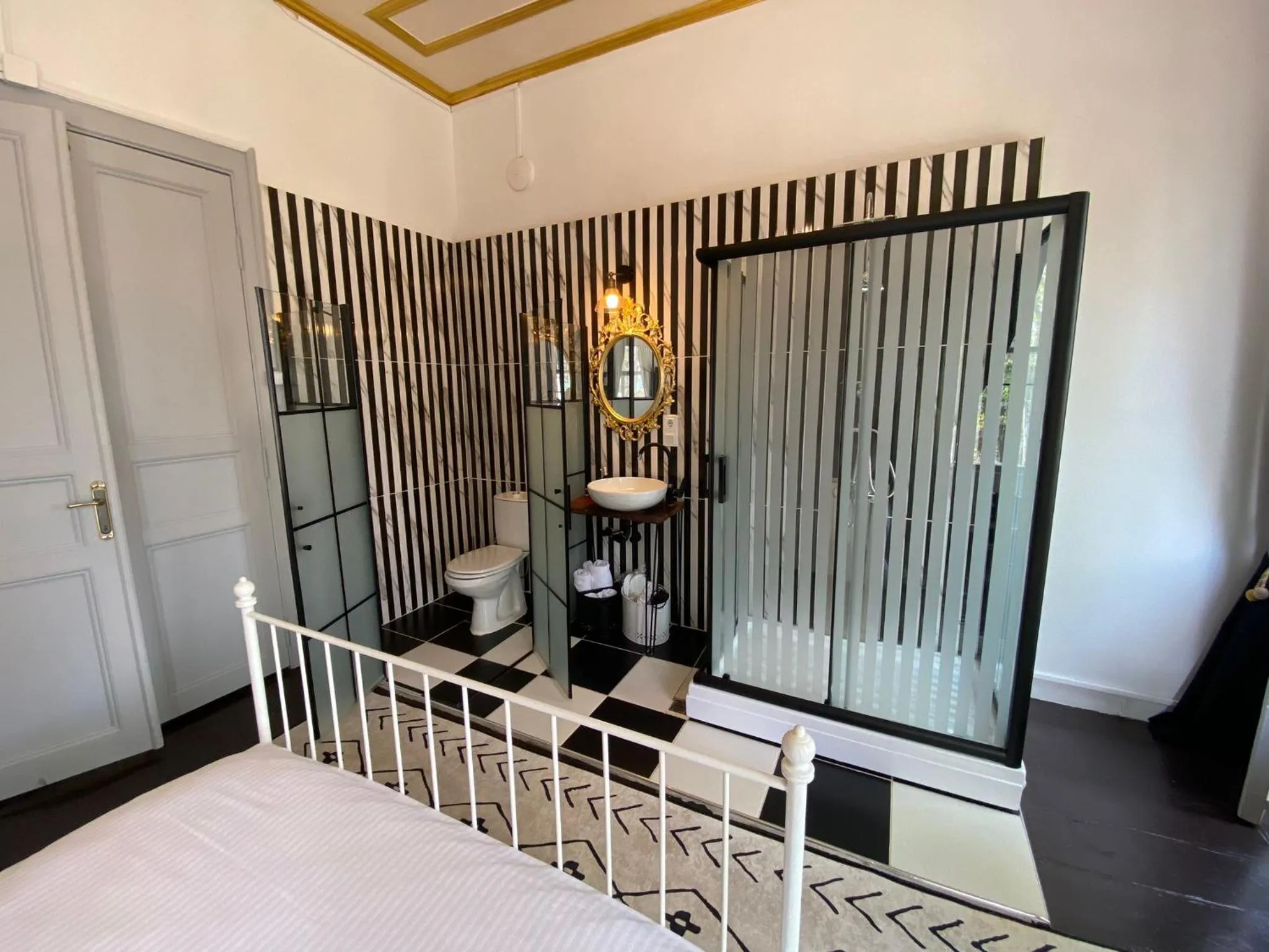 Bathroom, Bed in No16 Ada