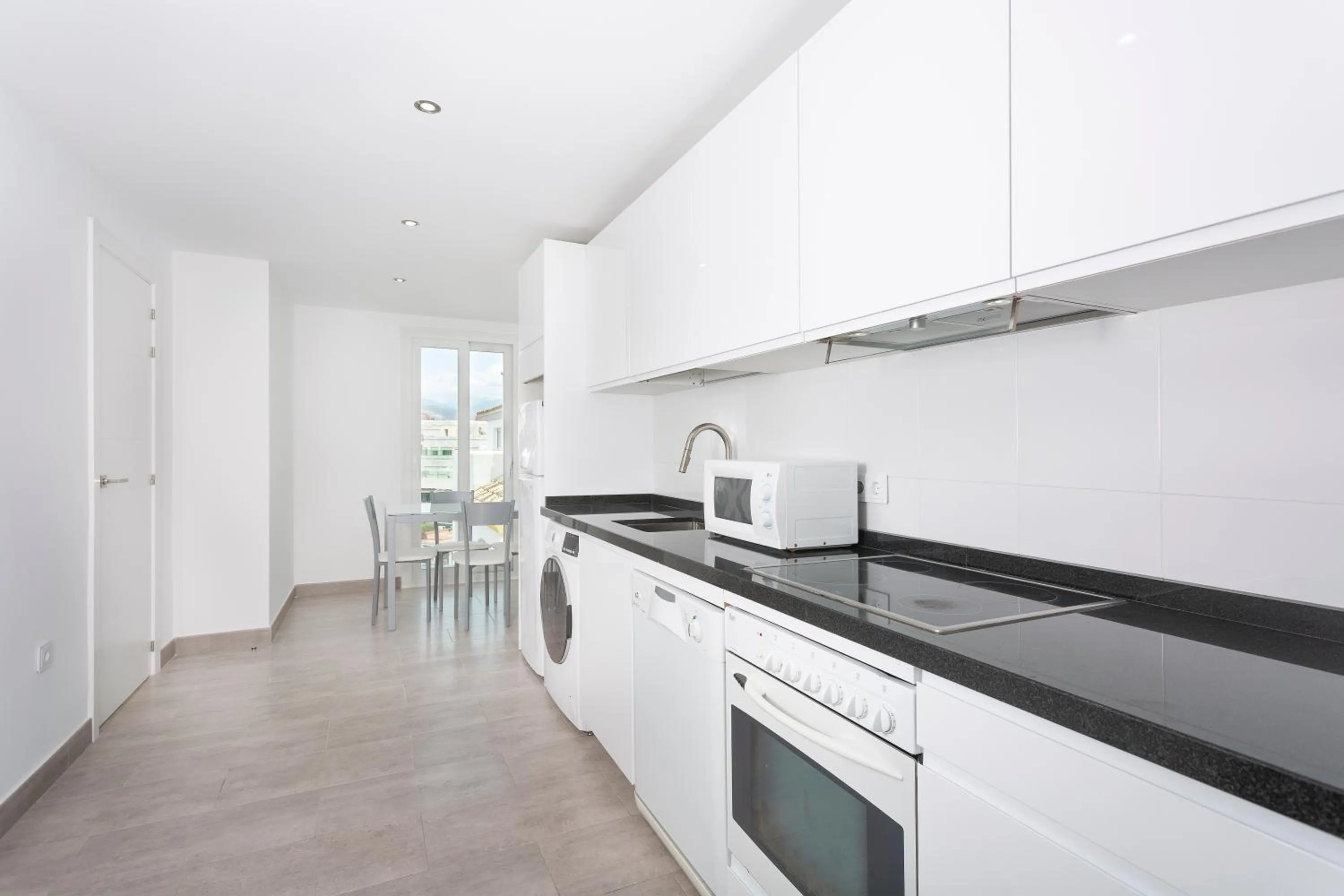 Kitchen or kitchenette in B51 Executive Flats Marbella