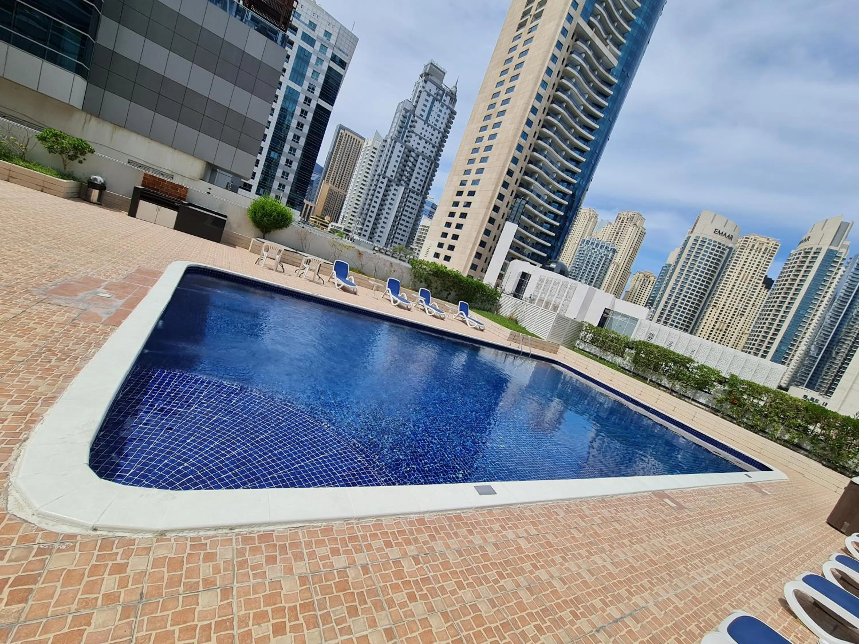 Property building in Marco Polo - Find your calm escape in Dubai Marina