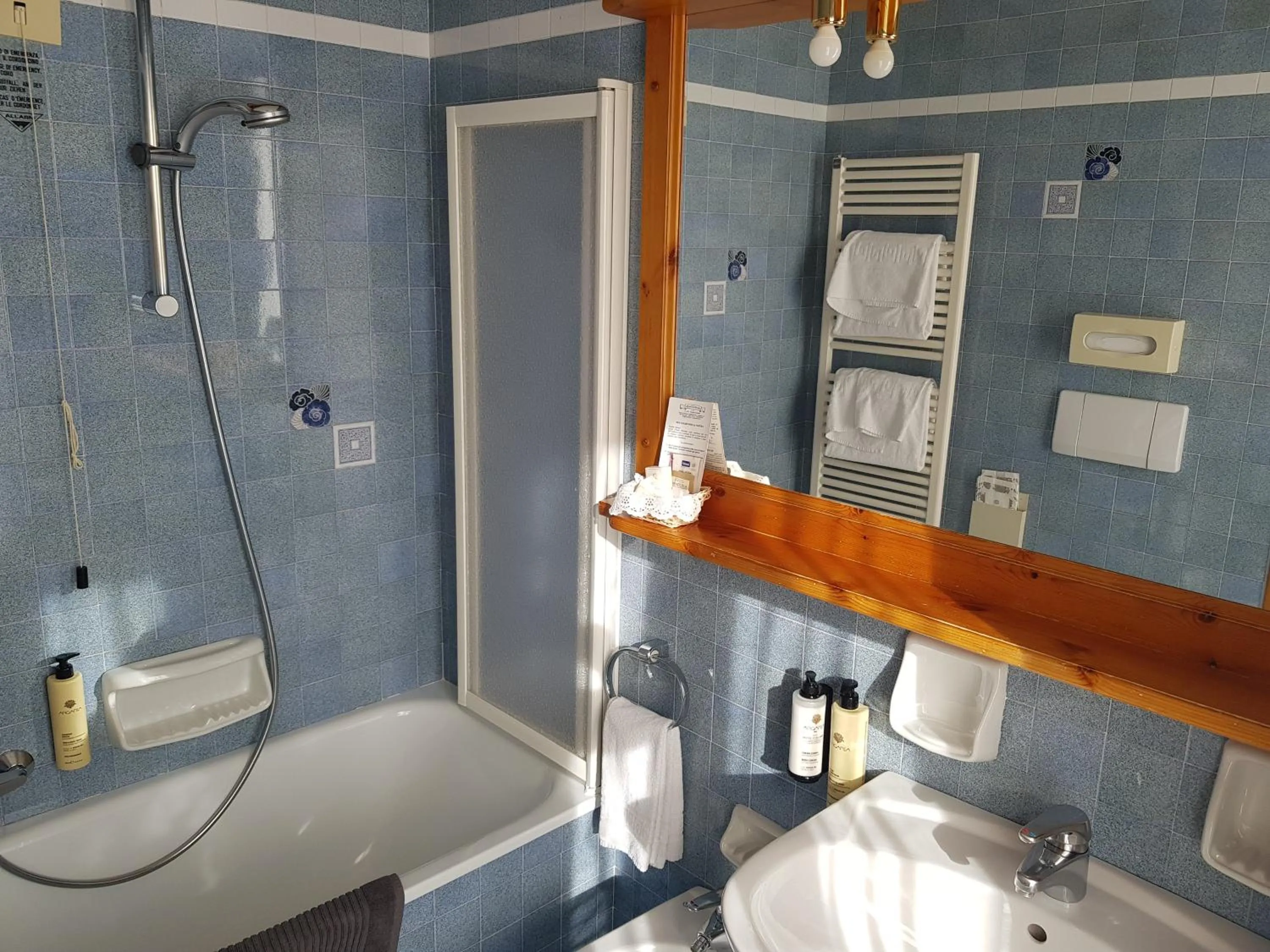 Bathroom in Hotel Columbia & Spa