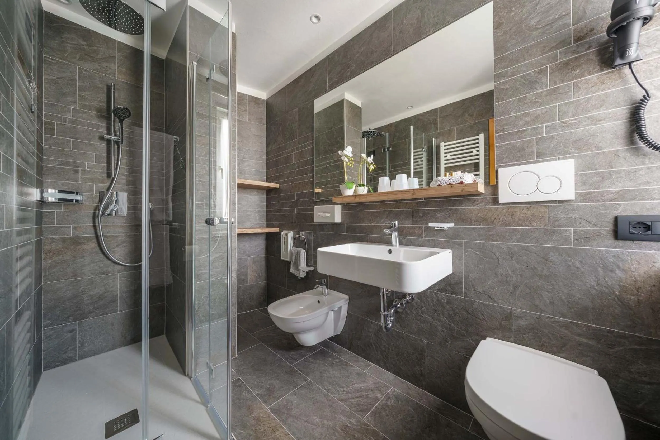 Bathroom in Hotel Columbia & Spa