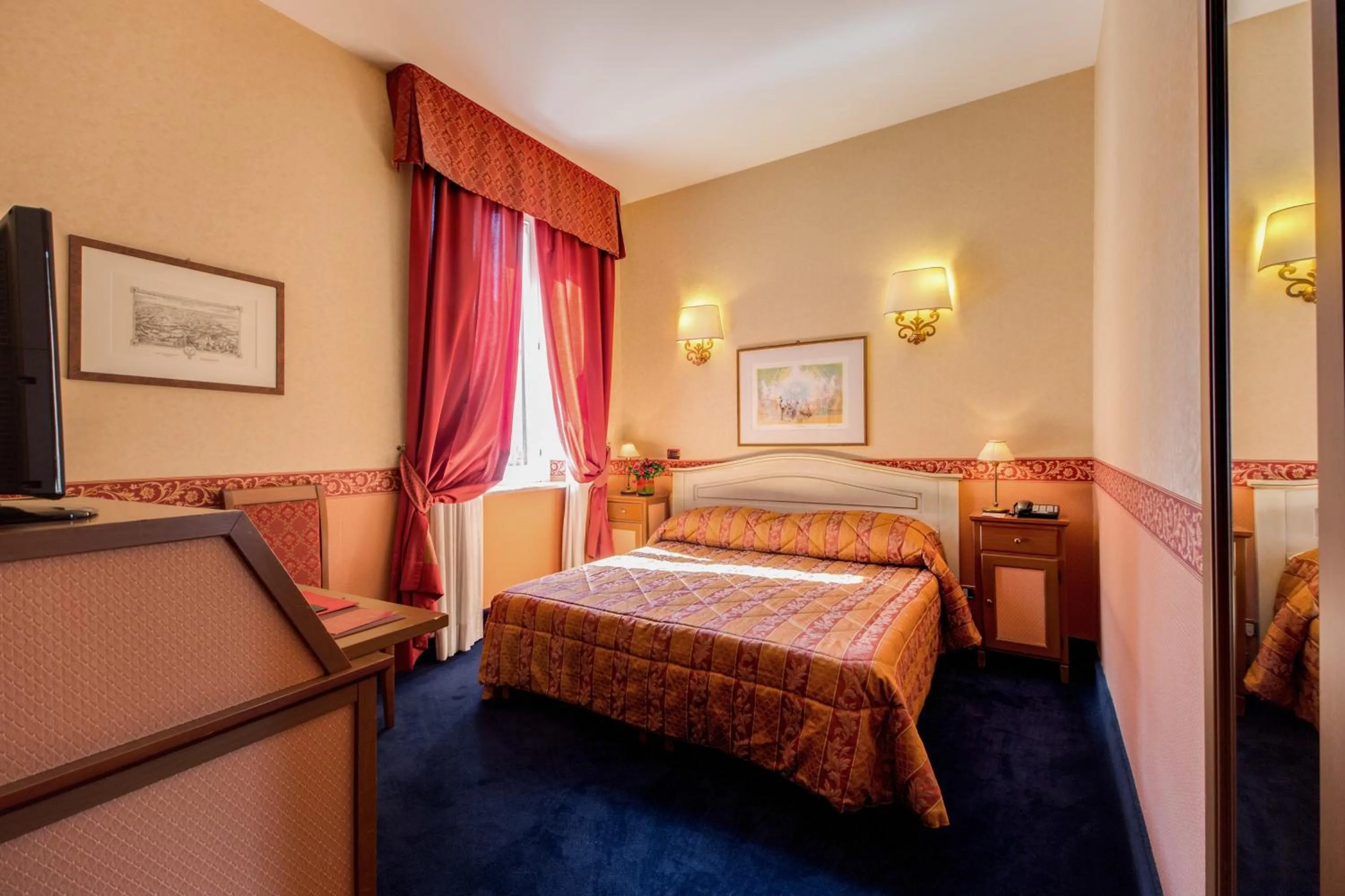 Day, Bed in Relais Hotel Antico Palazzo Rospigliosi