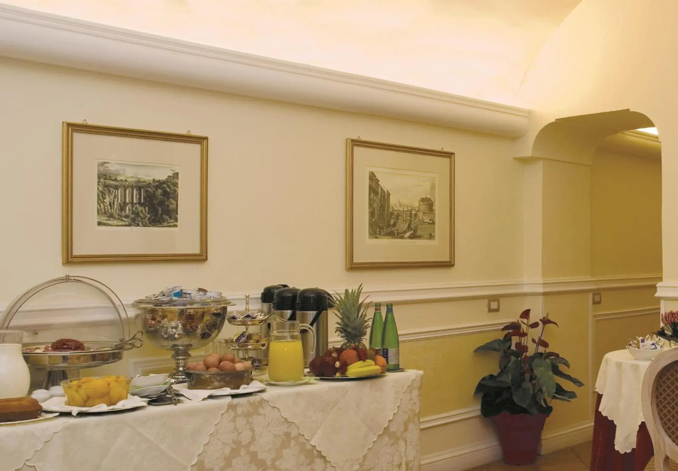 Restaurant/places to eat in Relais Hotel Antico Palazzo Rospigliosi Restaurant/places to eat in Relais Hotel Antico Palazzo Rospigliosi