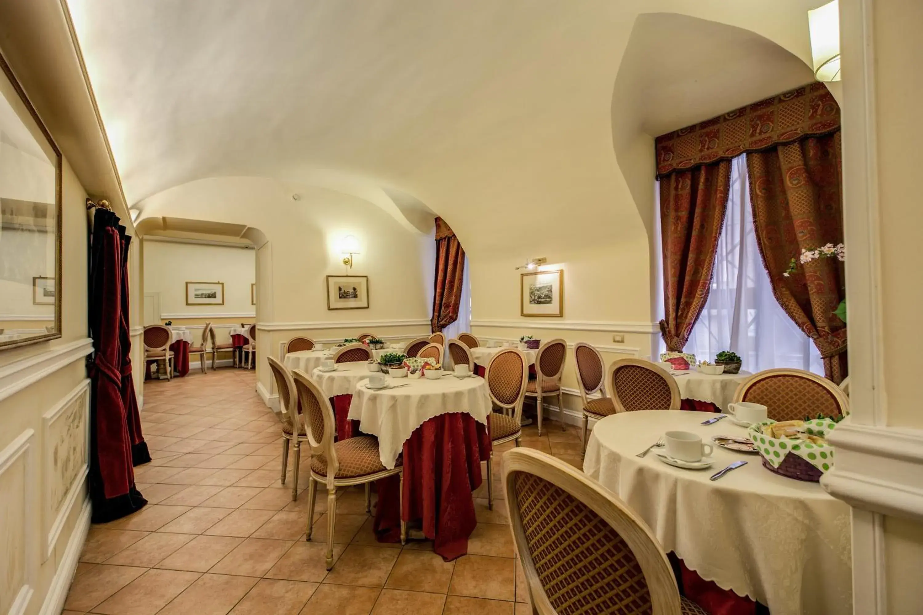Restaurant/places to eat in Relais Hotel Antico Palazzo Rospigliosi Restaurant/places to eat in Relais Hotel Antico Palazzo Rospigliosi