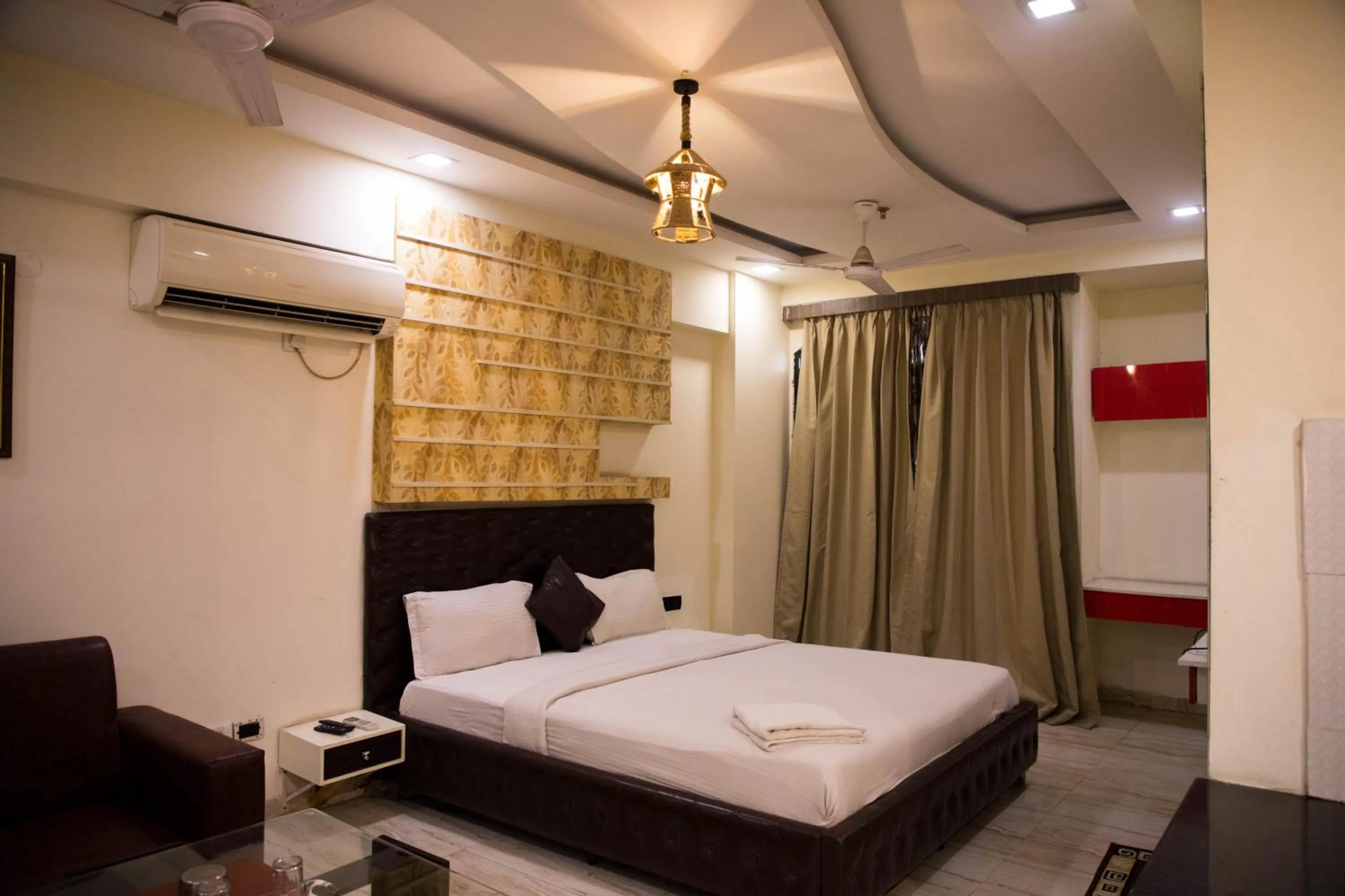 Bed in Hotel Haveli Palace
