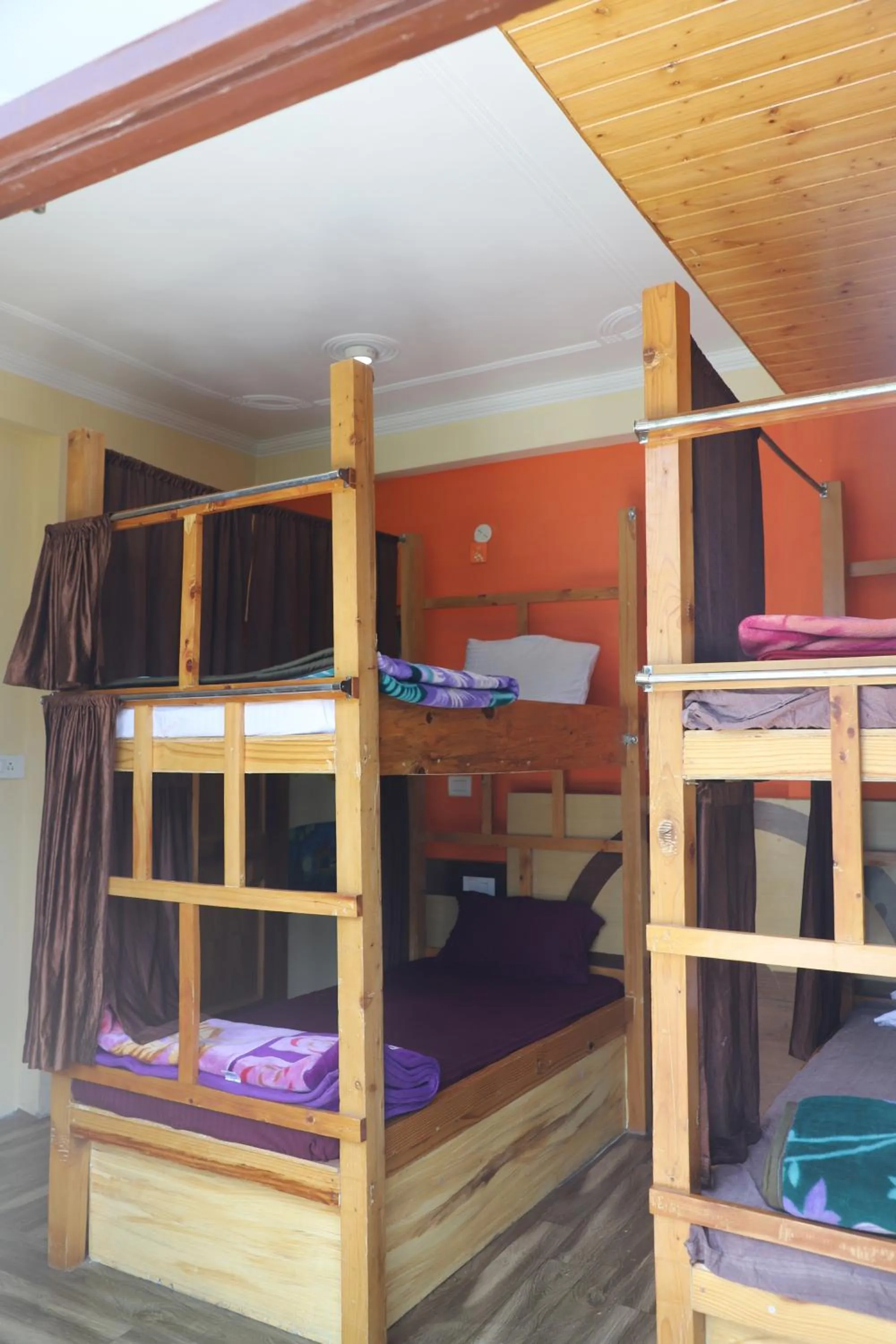 bunk bed, Bed in indian backpackers hostel