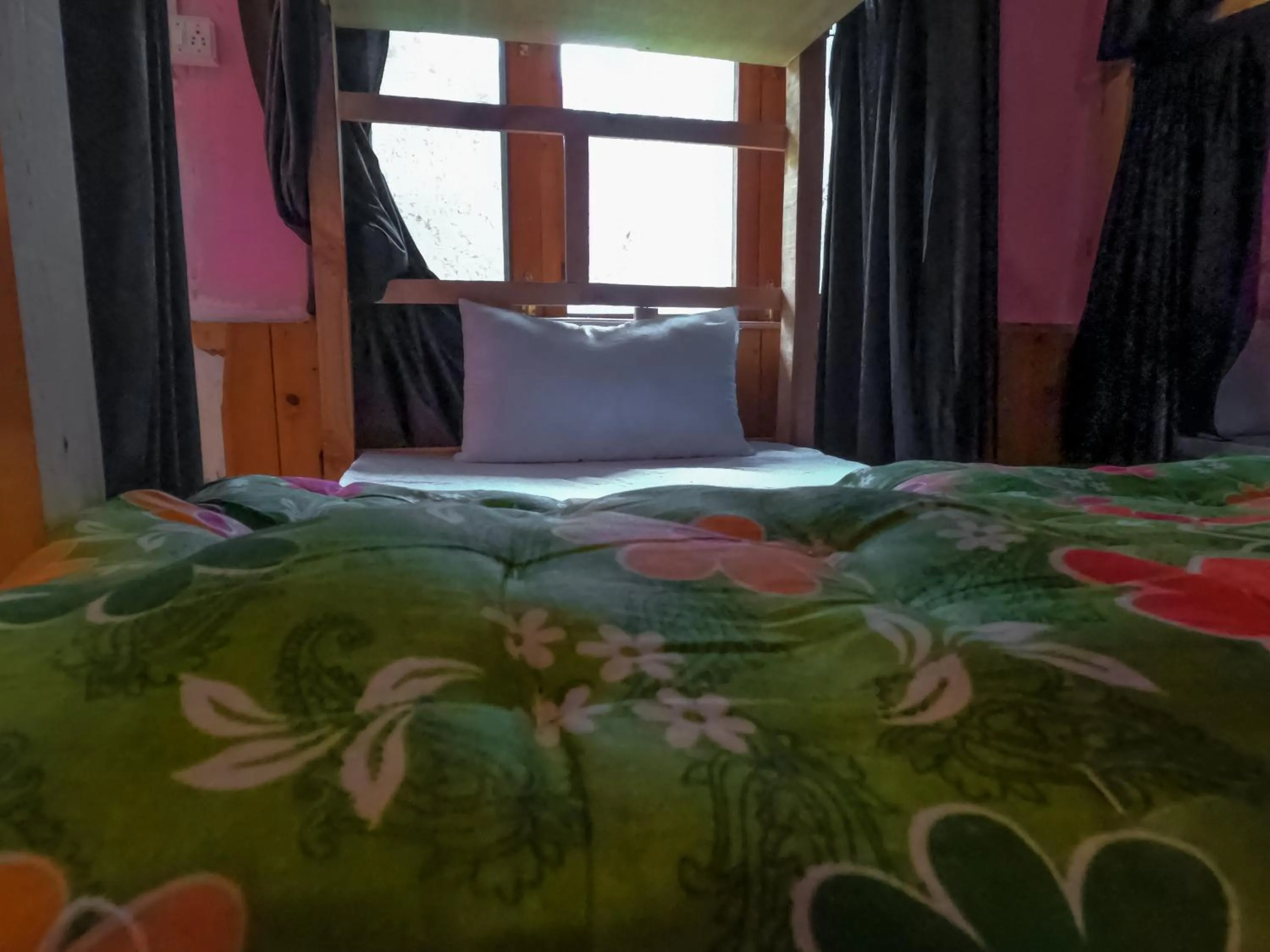 Bed in indian backpackers hostel