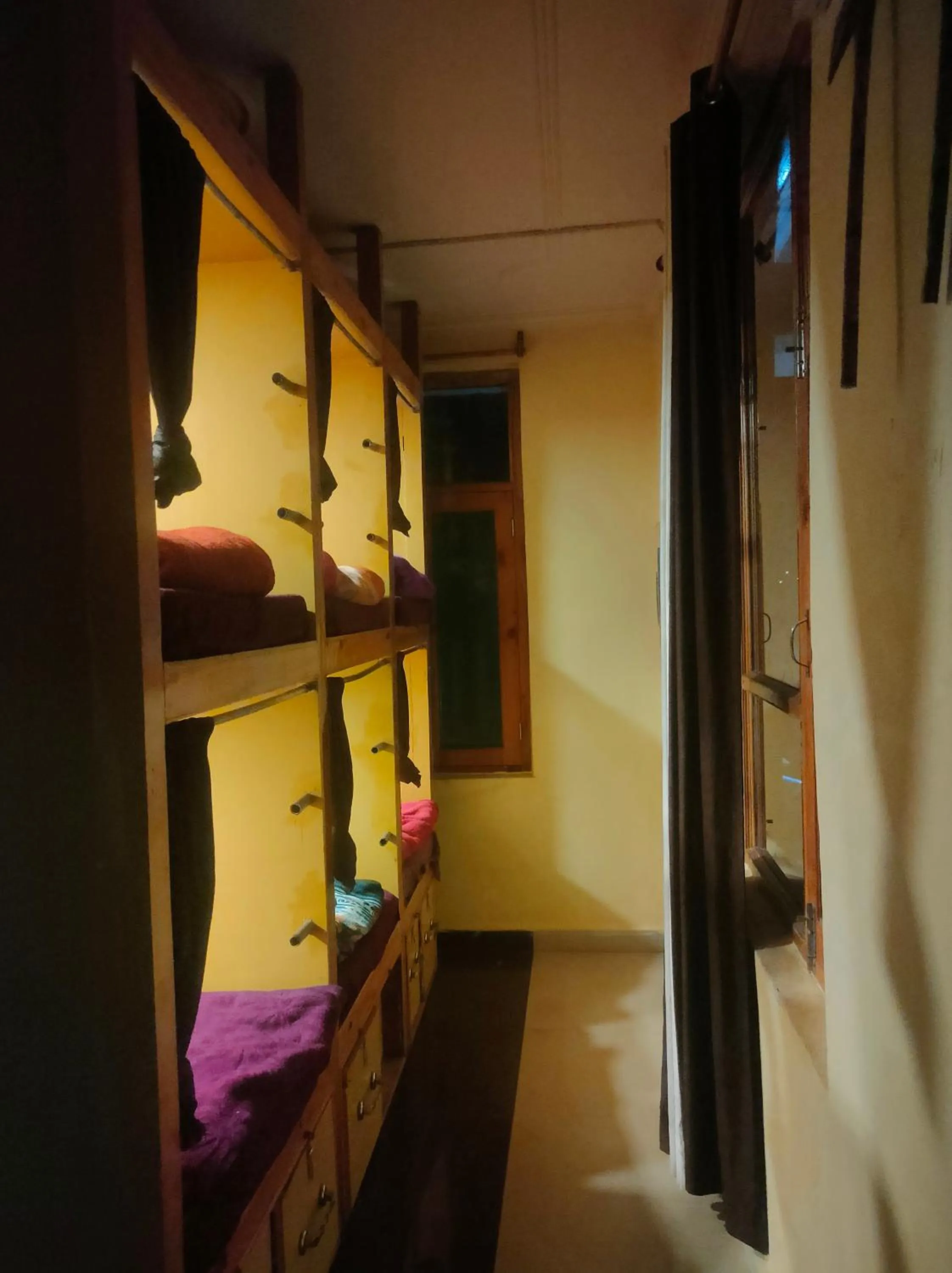bunk bed, Bed in indian backpackers hostel