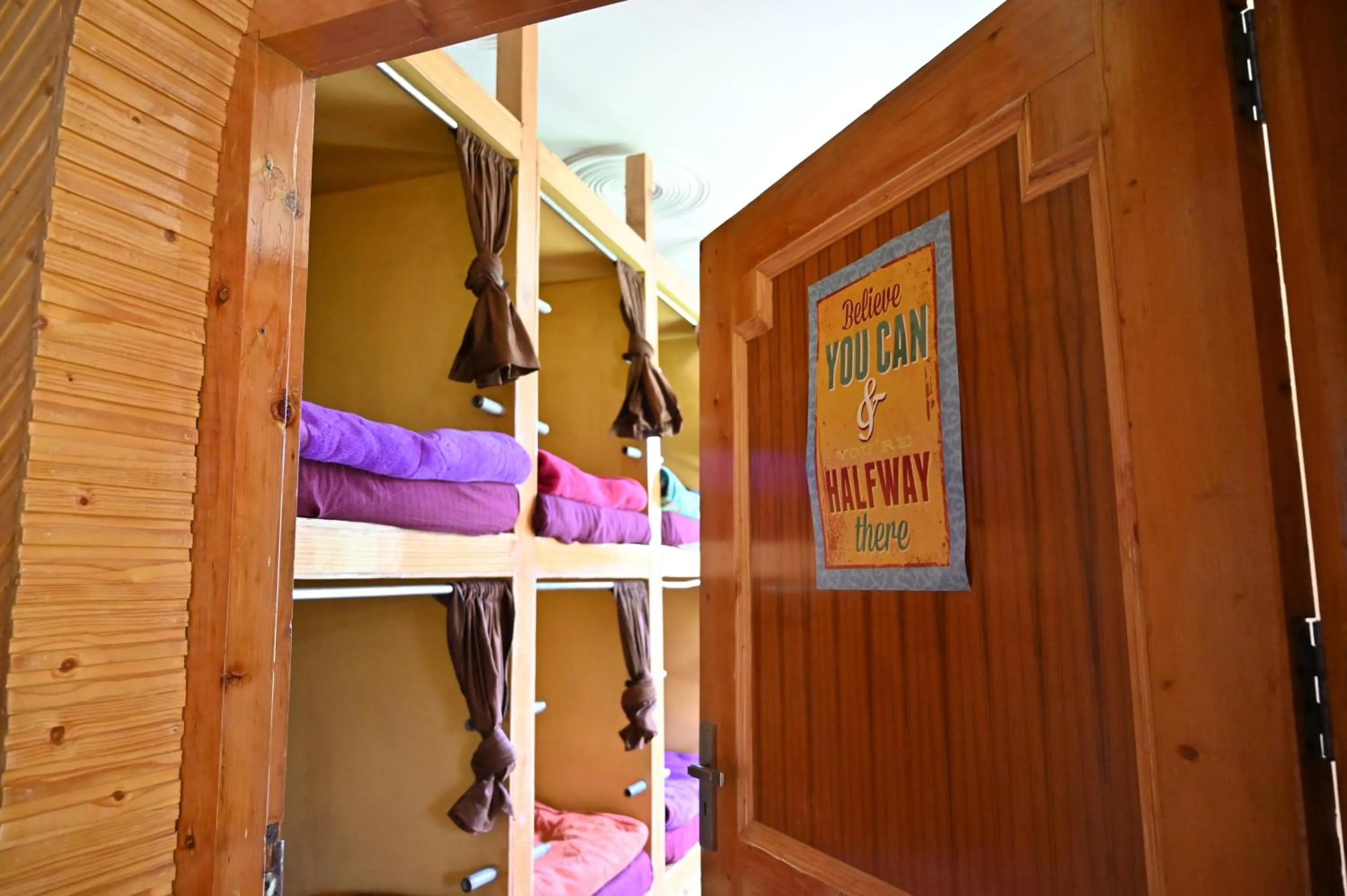 bunk bed, Bed in indian backpackers hostel