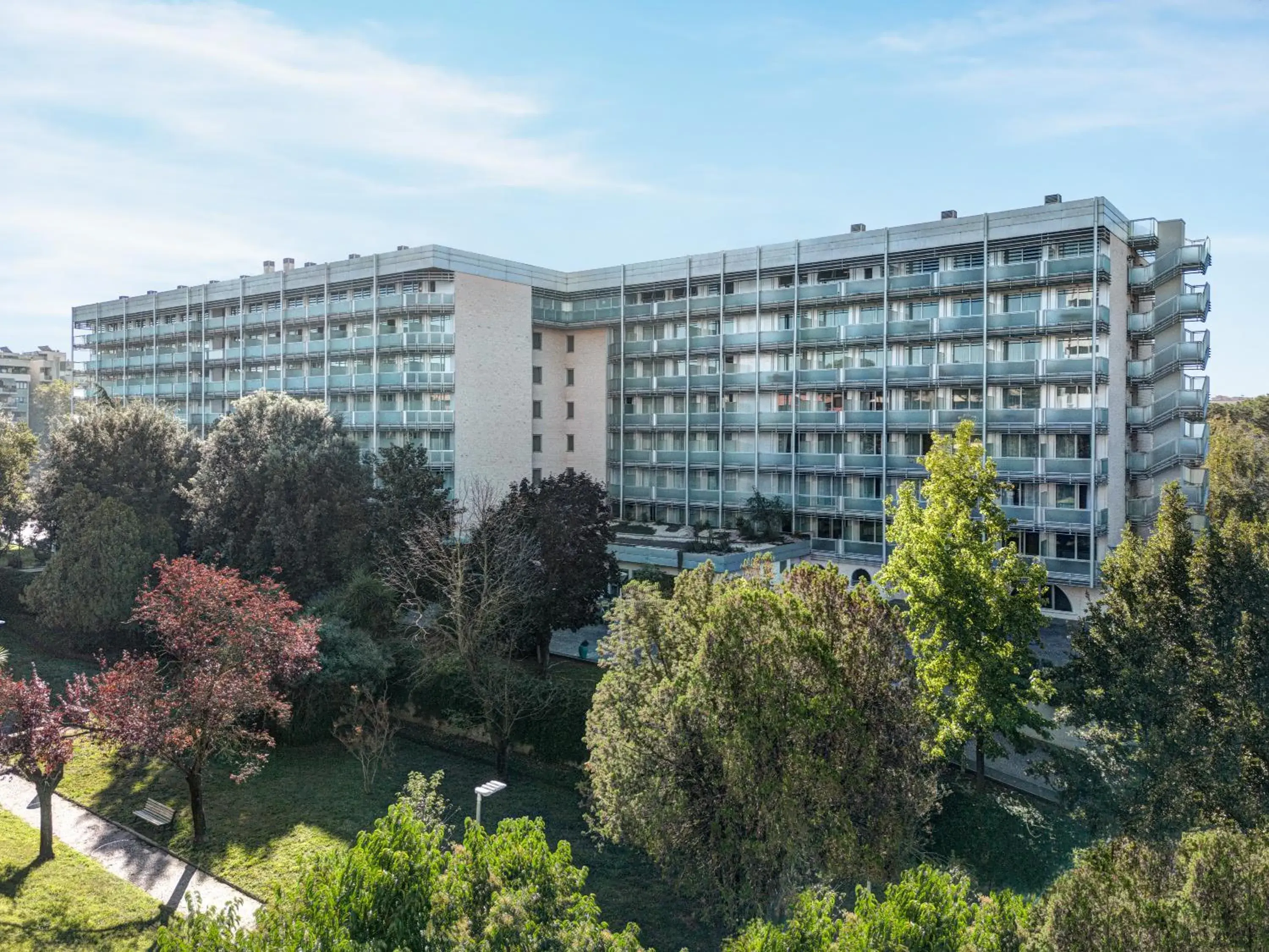 Property building in Occidental Aran Park Property building in Occidental Aran Park