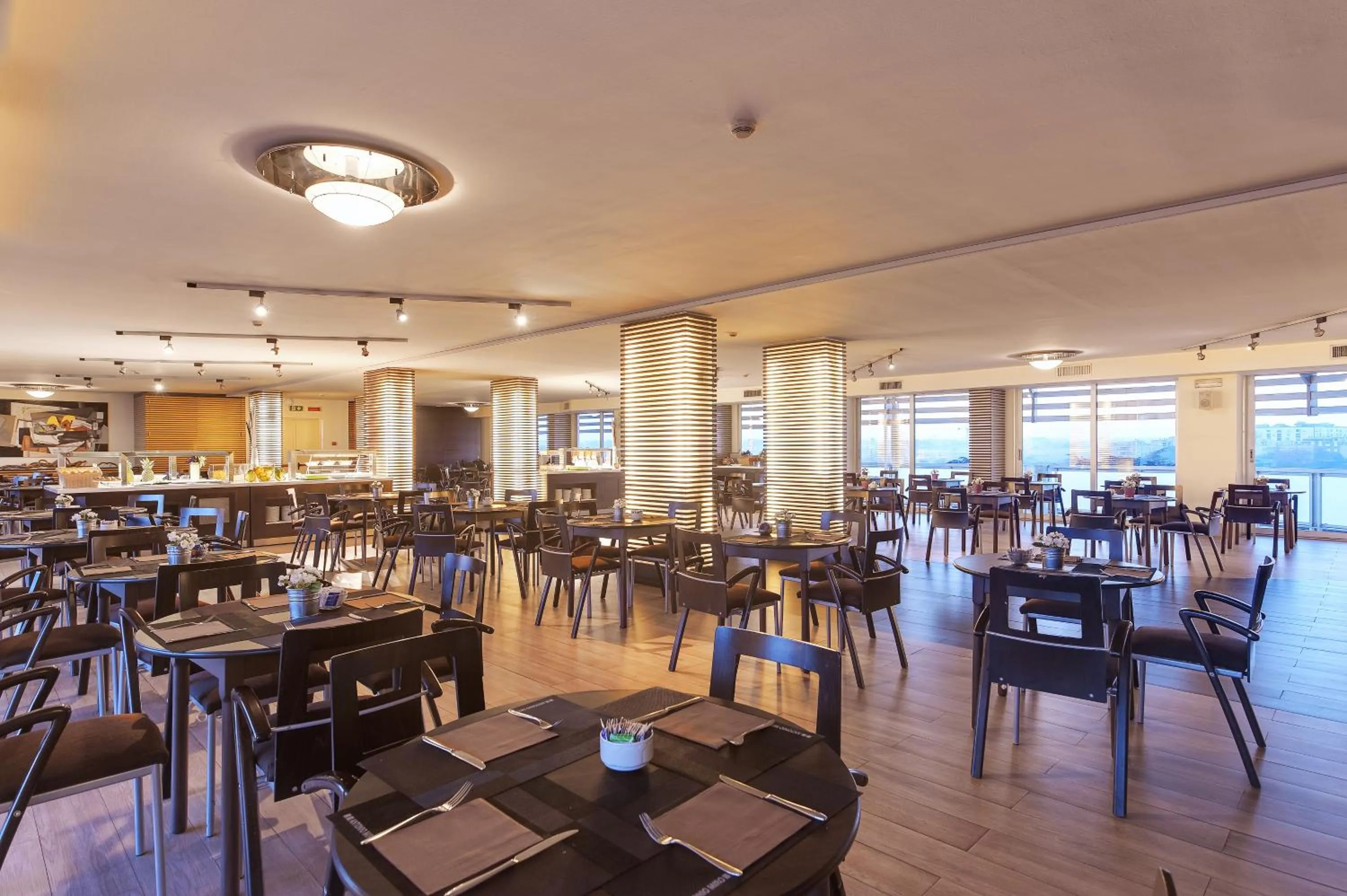 Food and drinks in Occidental Aran Park