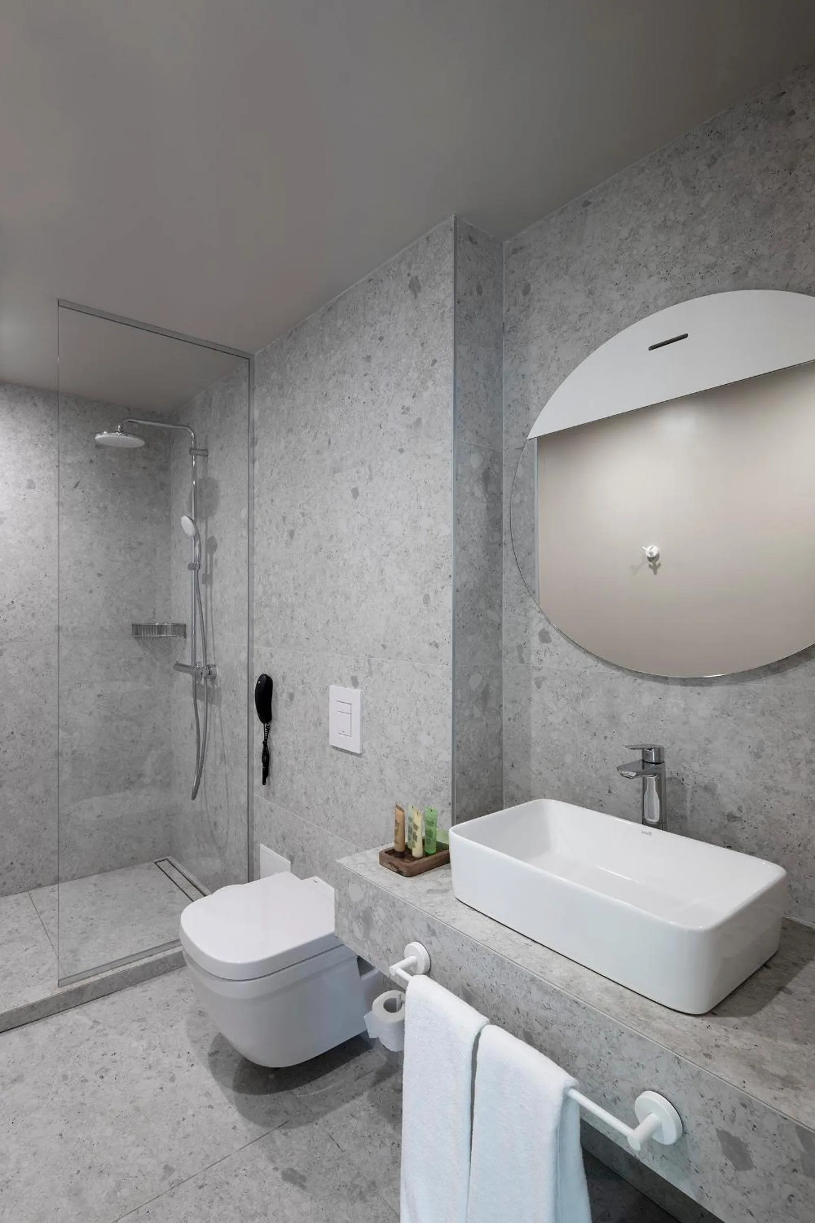 Bathroom in Umani Hotel - Free Beach - Free Parking