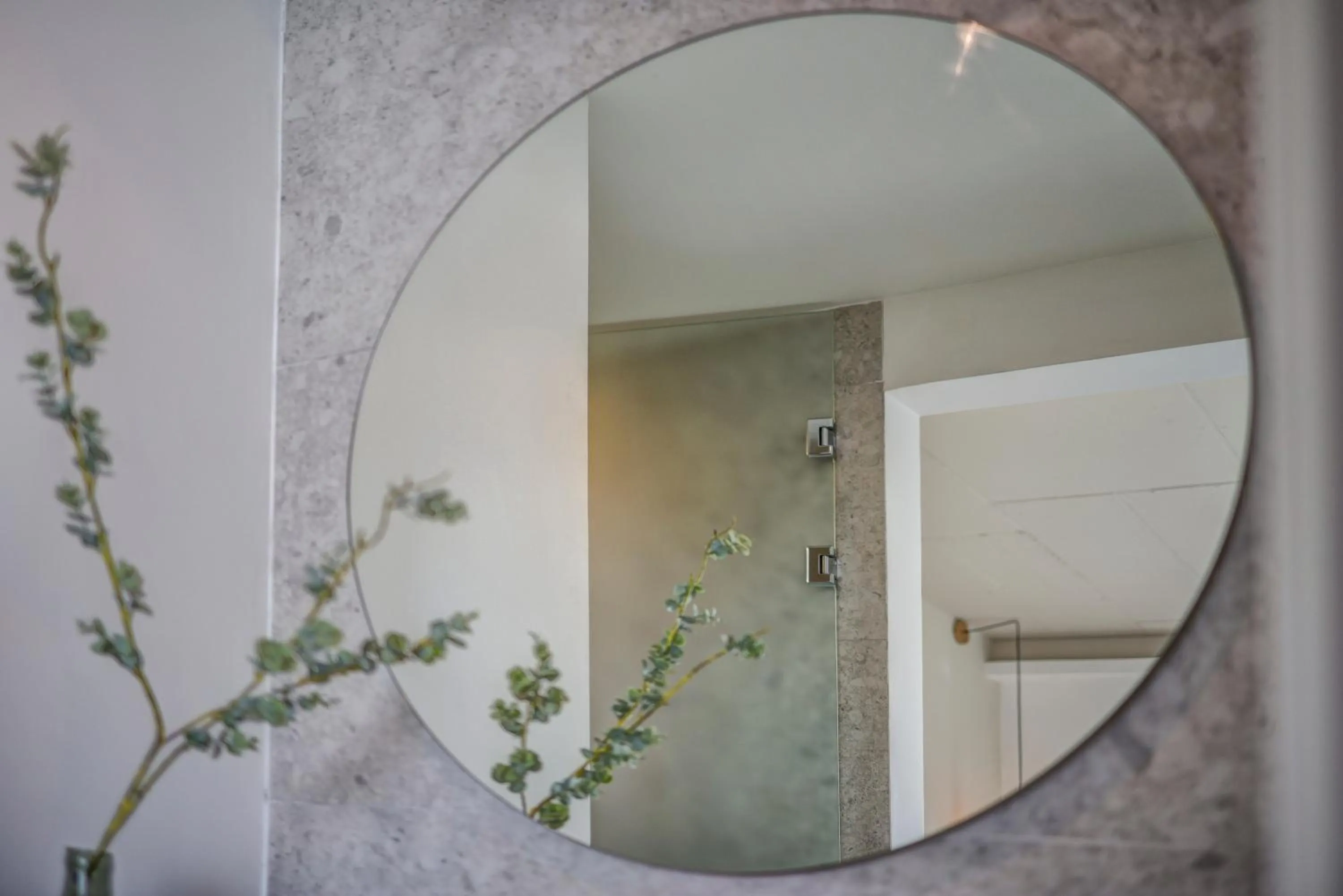 Bathroom in Umani Hotel - Free Beach - Free Parking