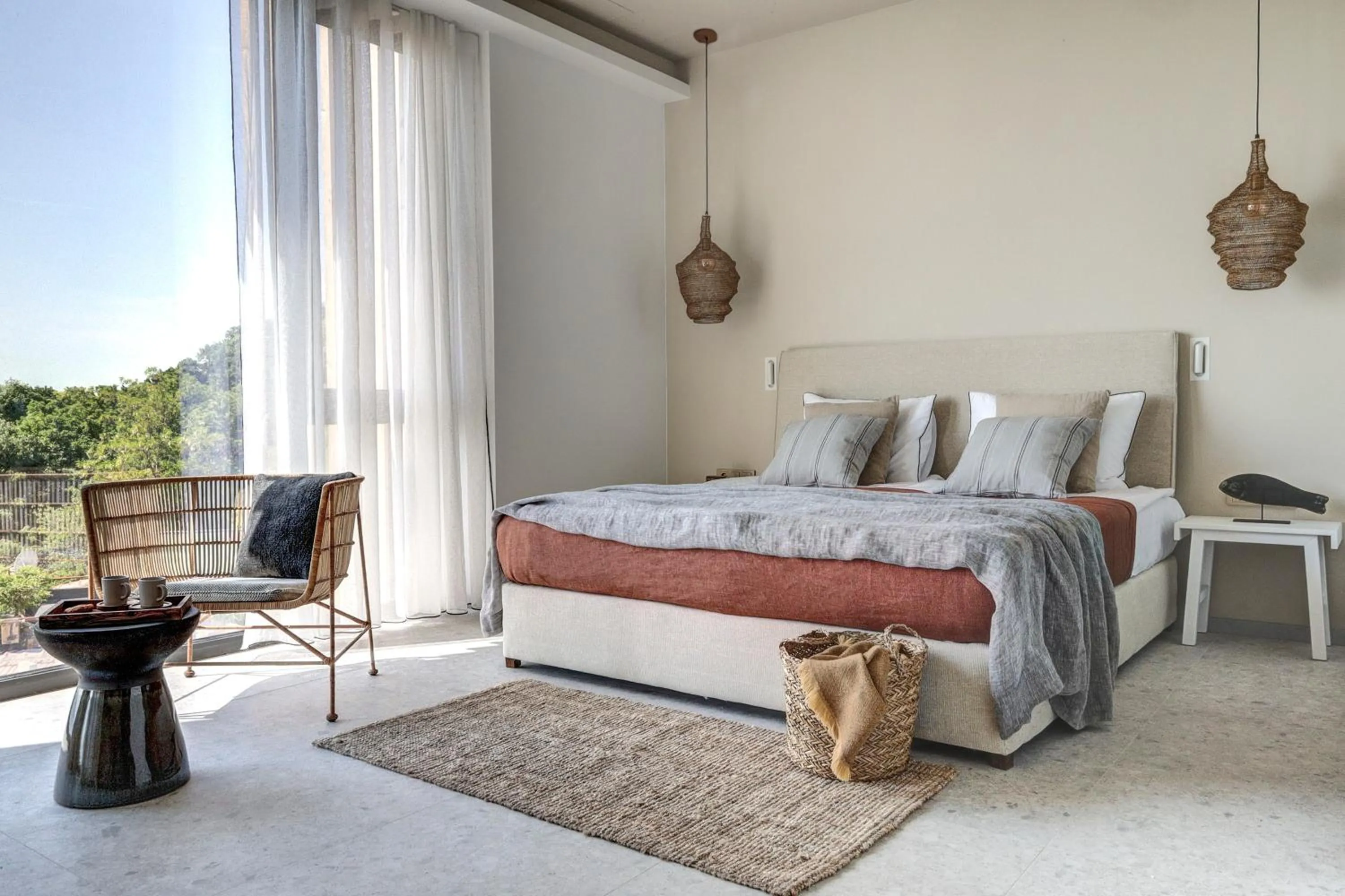 Bed in Umani Hotel - Free Beach - Free Parking