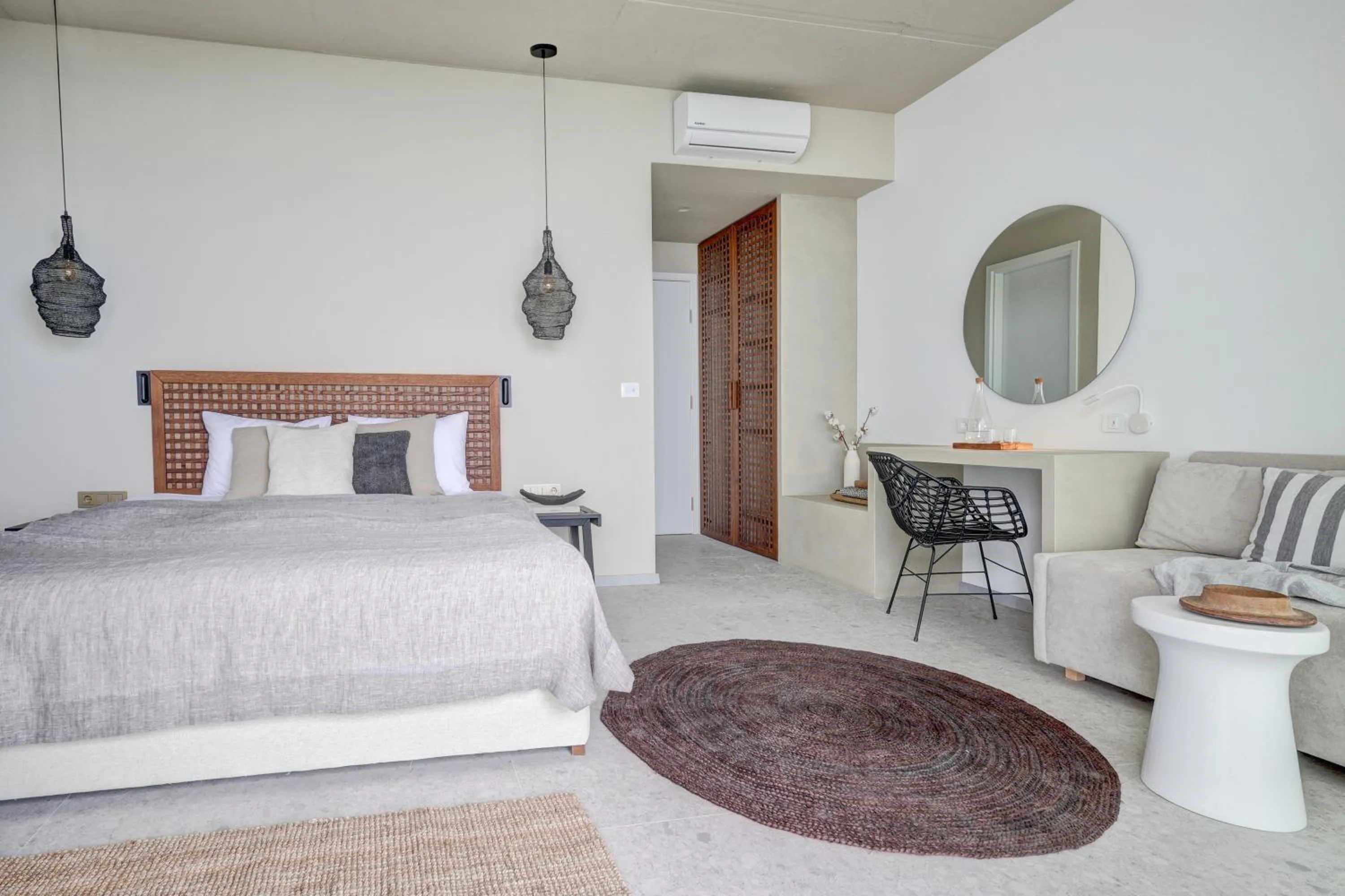 Bedroom in Umani Hotel - Free Beach - Free Parking