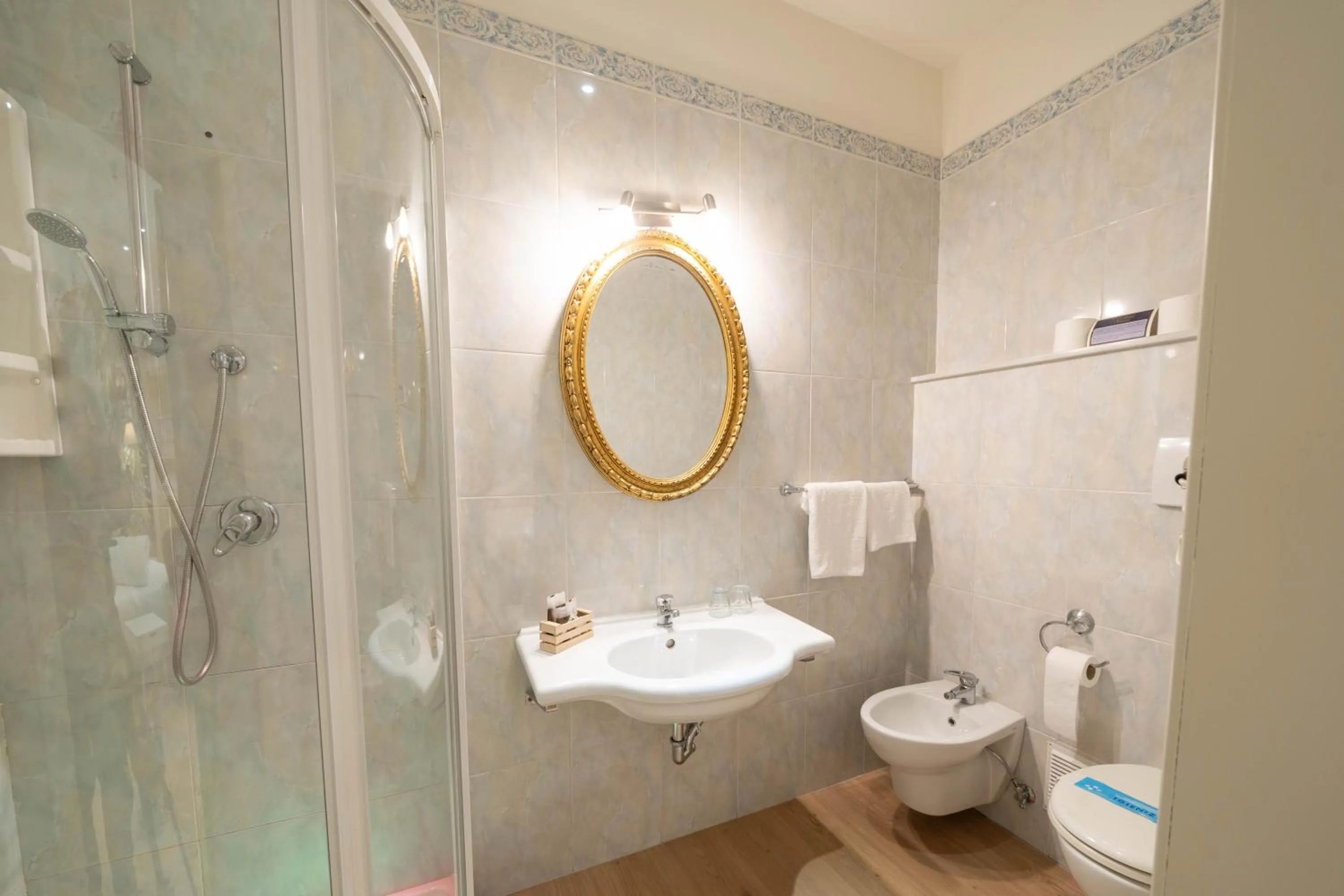 Shower in Hotel Manzoni Wellness&Spa