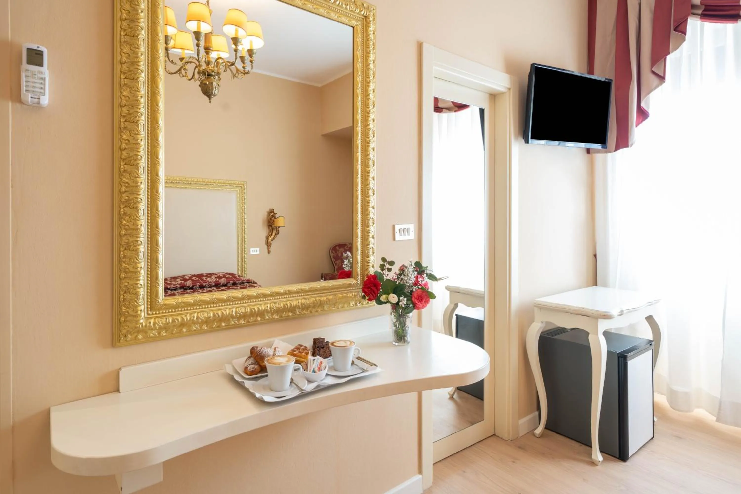 TV and multimedia in Hotel Manzoni Wellness&Spa