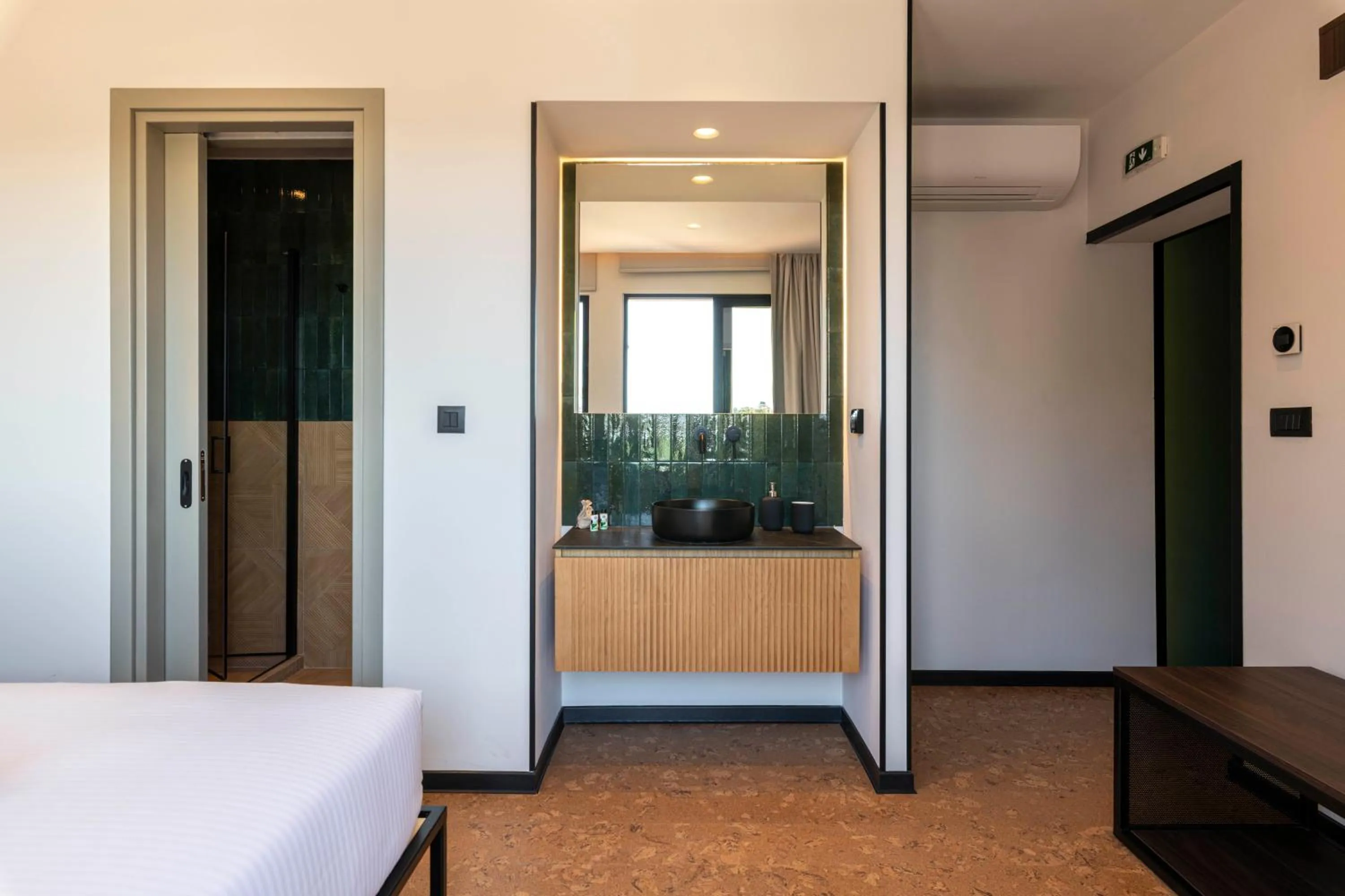 Shower, Bed in PAREA Athens