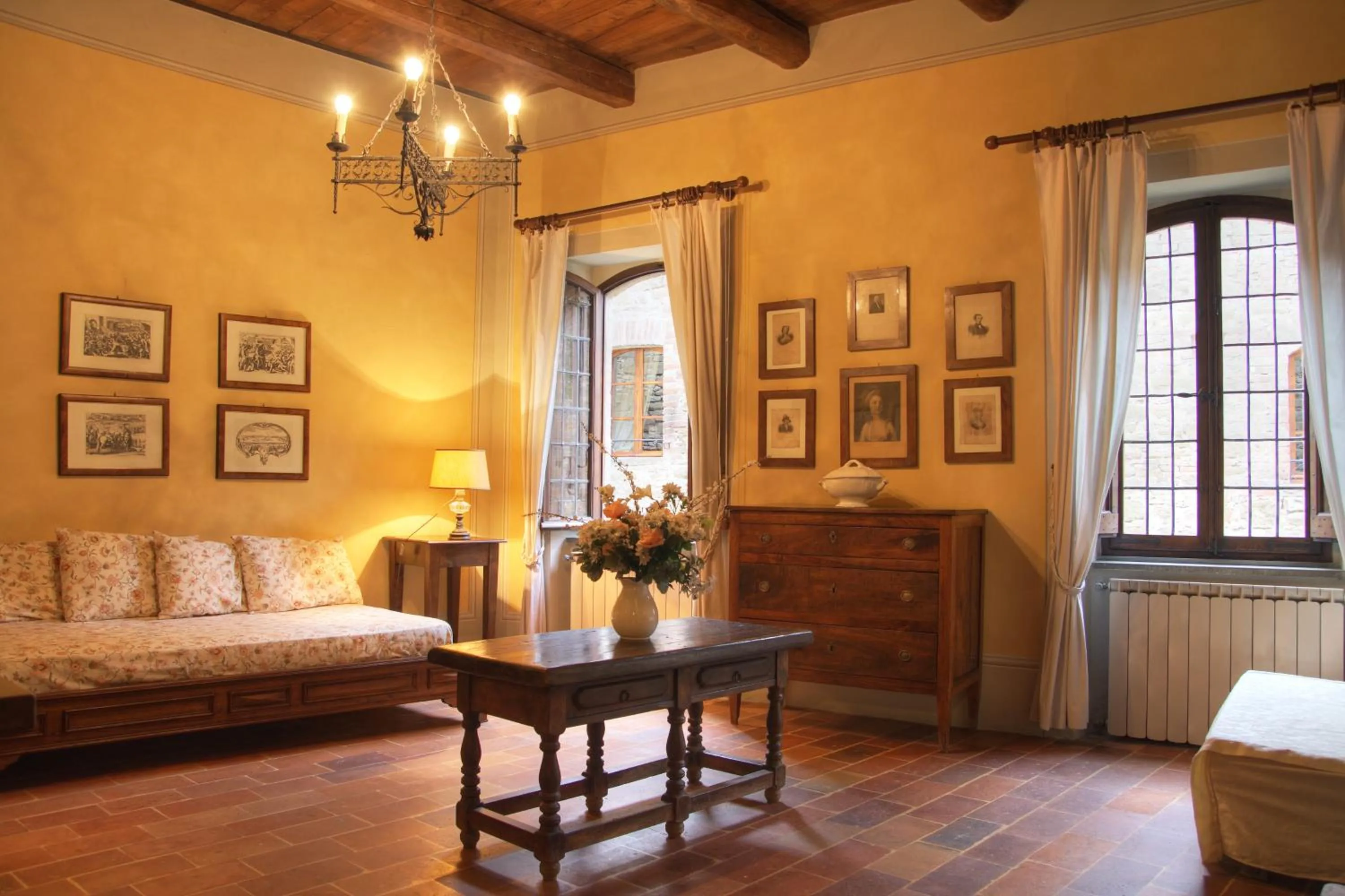 Deluxe Suite in Castello Di Petroia Dimora d'Epoca