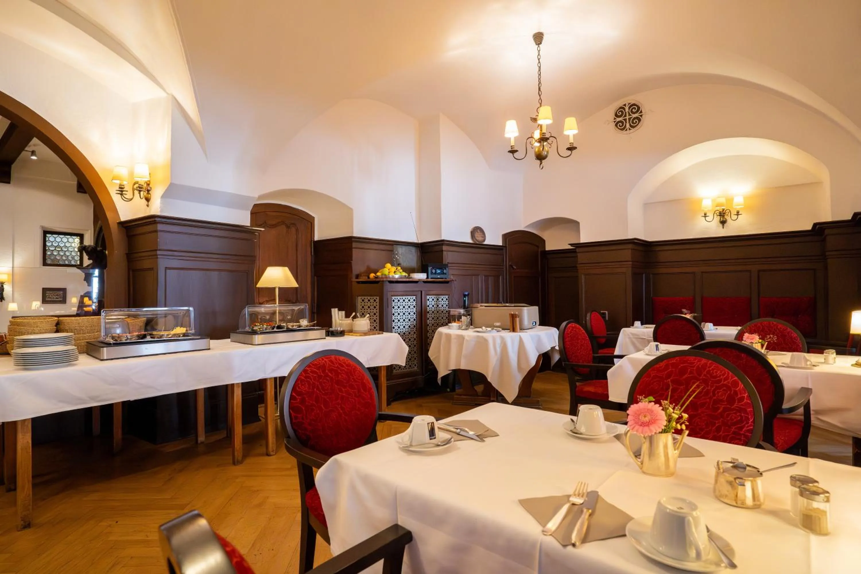 Restaurant/places to eat in Hotel zum Ritter