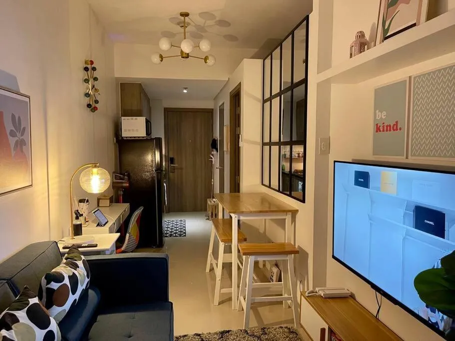 1BR Suite near Megamall, Boni & Shaw MRT Station