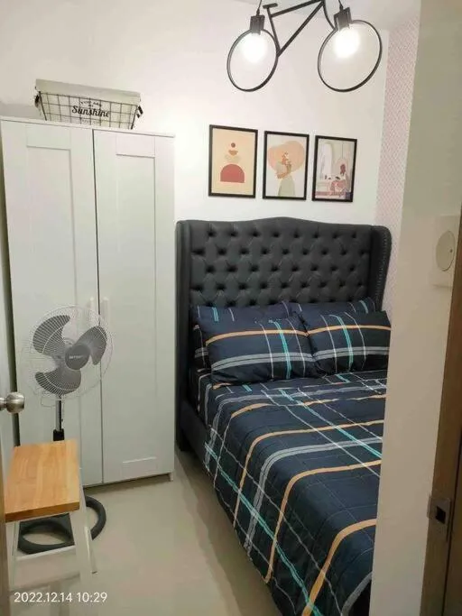 Bed in 1BR Suite near Megamall, Boni & Shaw MRT Station
