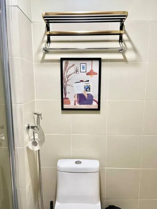 1BR Suite near Megamall, Boni & Shaw MRT Station