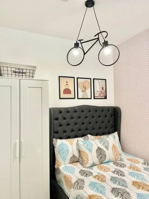Bedroom, Bed in 1BR Suite near Megamall, Boni & Shaw MRT Station