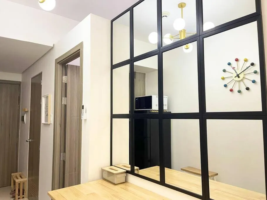 Dining area in 1BR Suite near Megamall, Boni & Shaw MRT Station