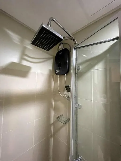 Bathroom in 1BR Suite near Megamall, Boni & Shaw MRT Station