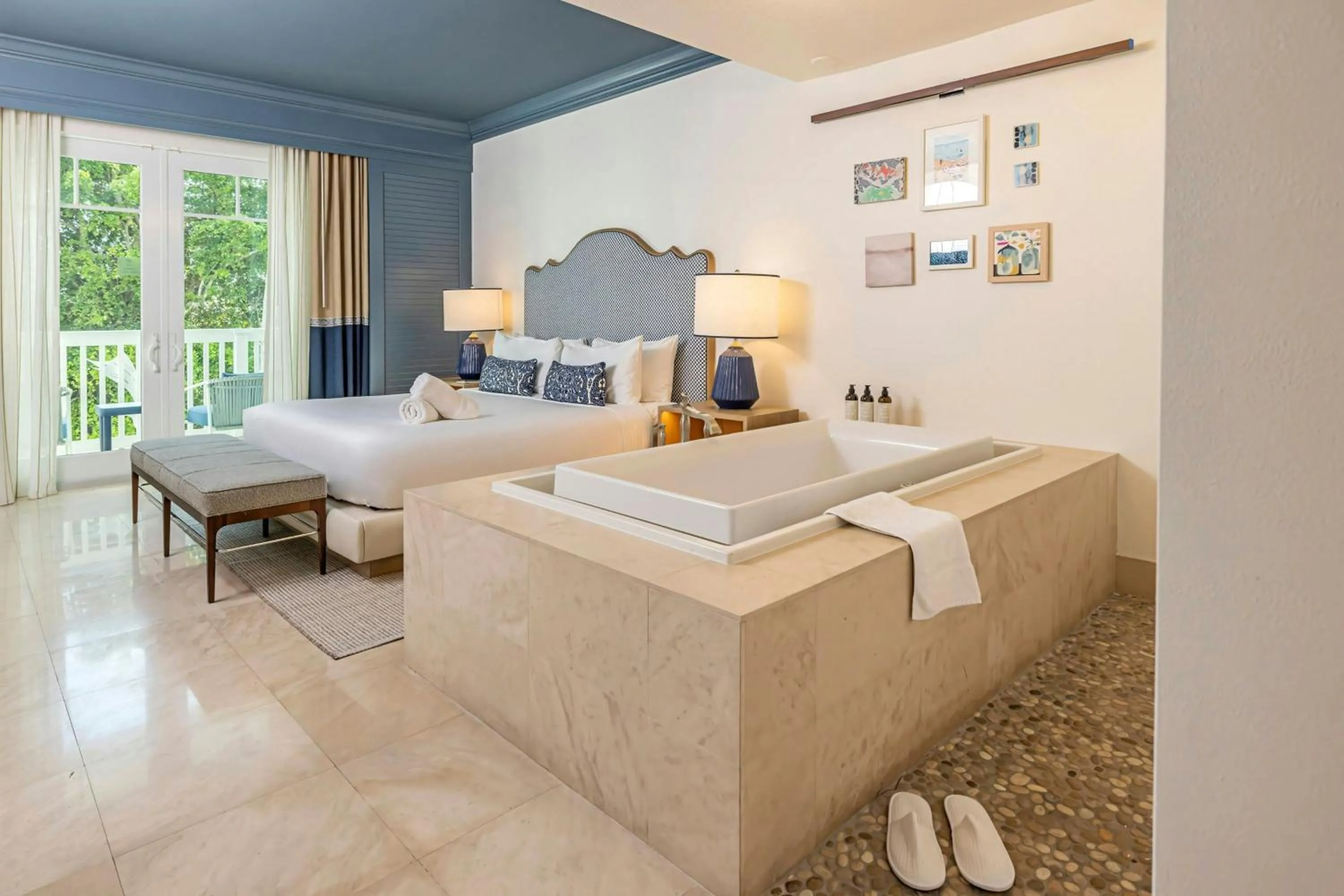 Photo of the whole room, Bed in The Seagate Hotel, Golf & Beach Club, Autograph Collection