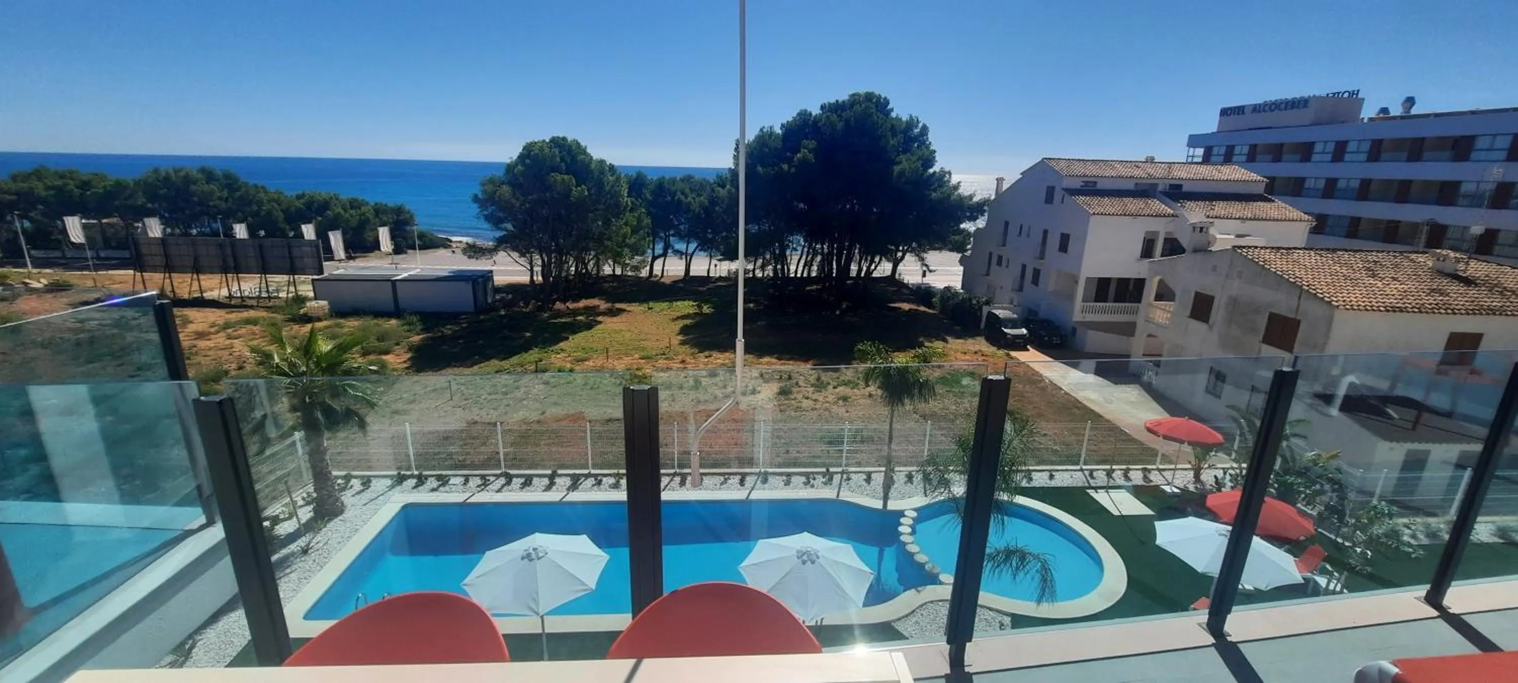 AZAHAR BEACH Red Apartments & Spa