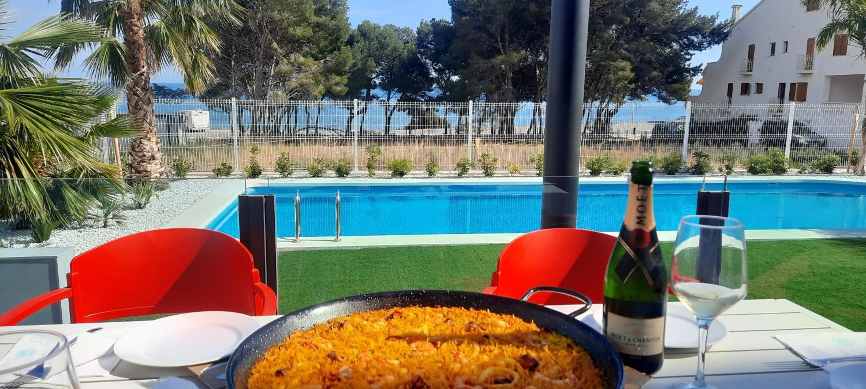 AZAHAR BEACH Red Apartments & Spa