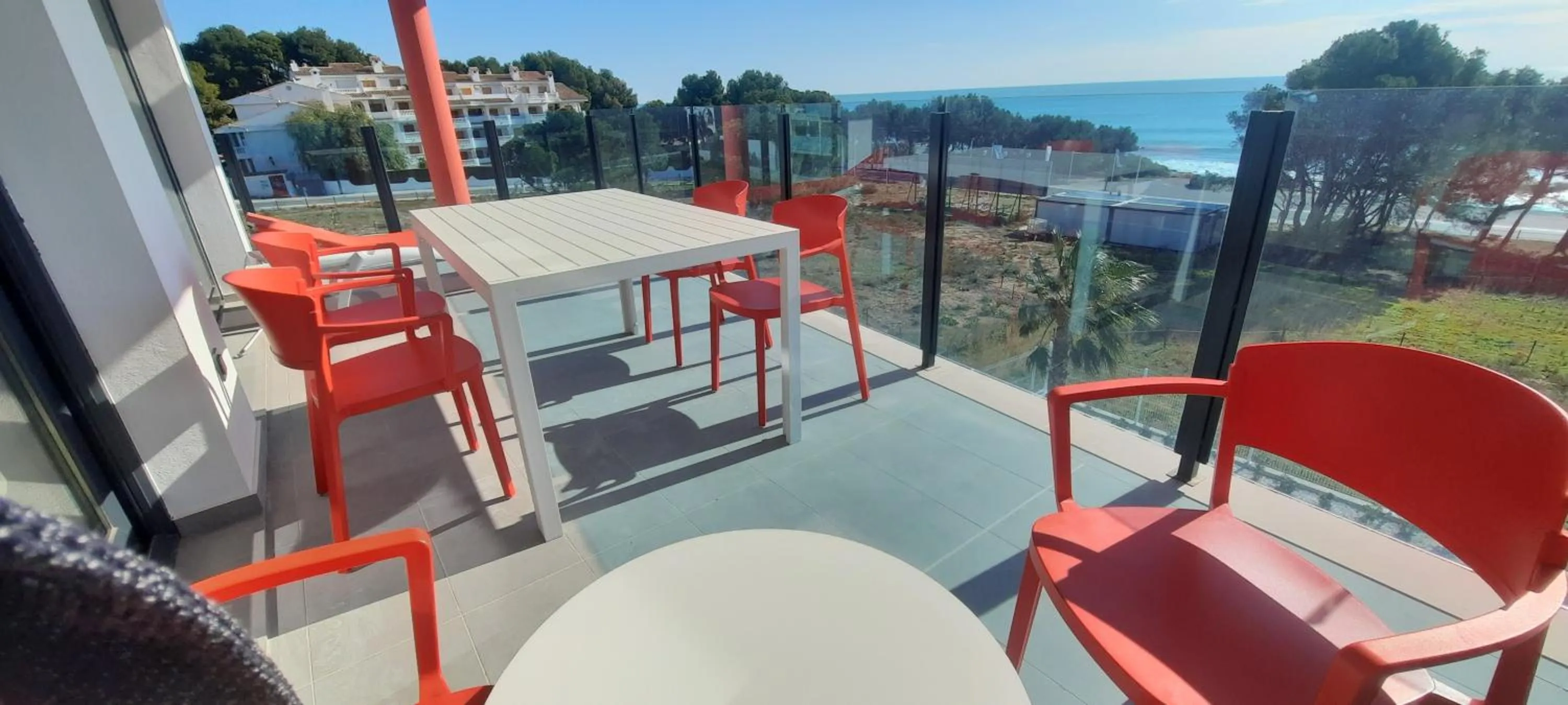 AZAHAR BEACH Red Apartments & Spa