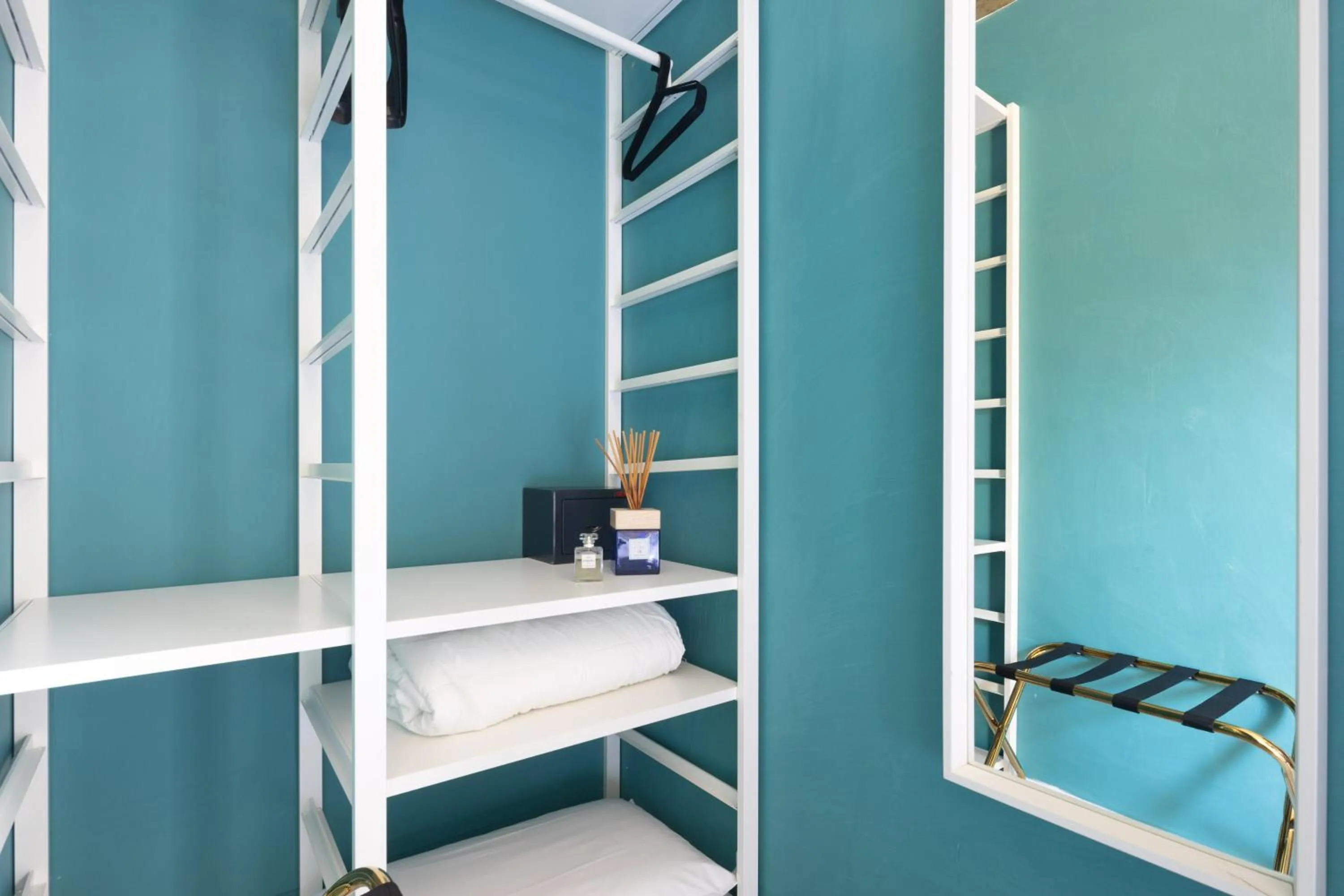 wardrobe in Hotel Jolì