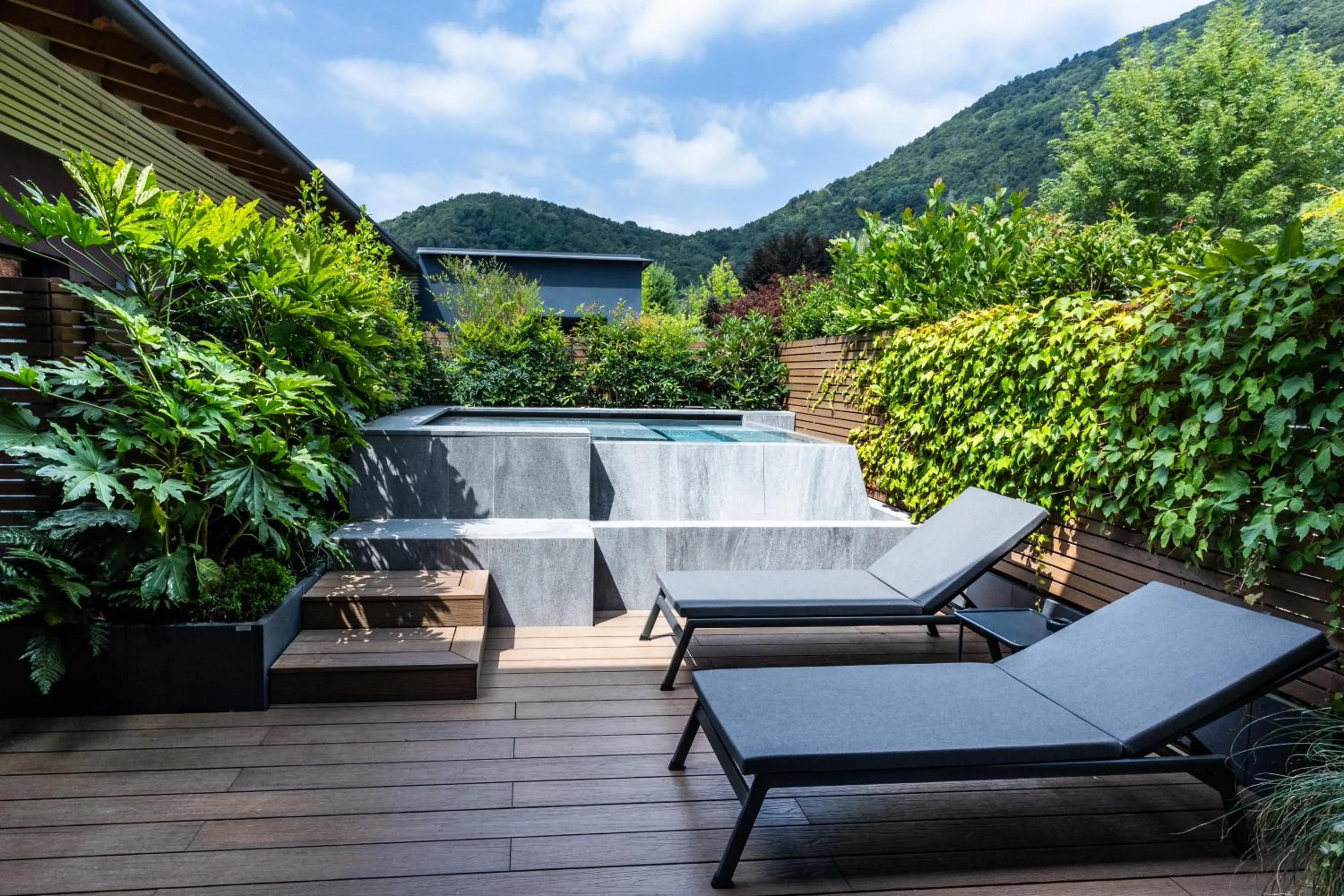 Garden view in Phi Hotel Piajo