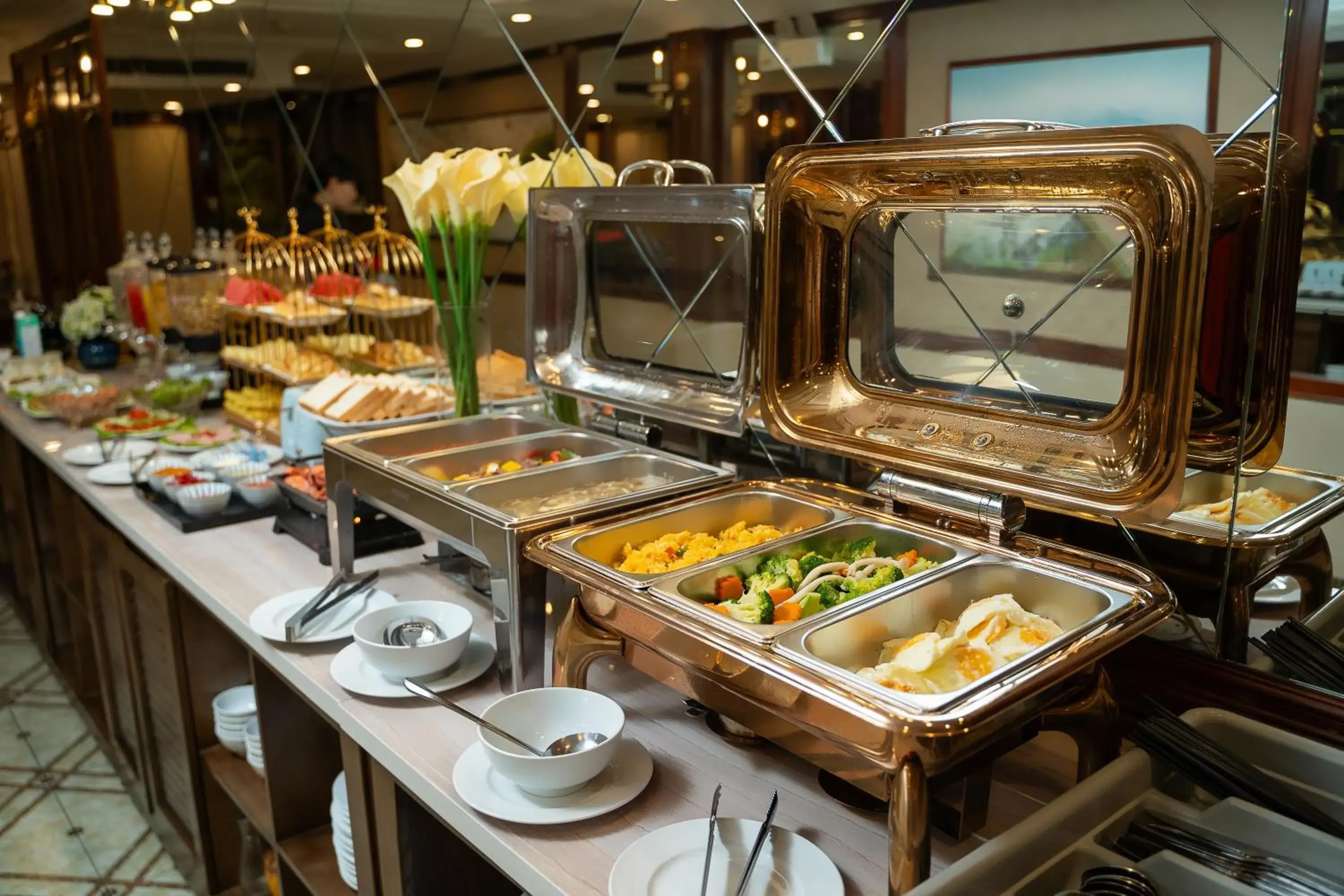 Food and drinks in The West Hotel & Spa Food and drinks in The West Hotel & Spa