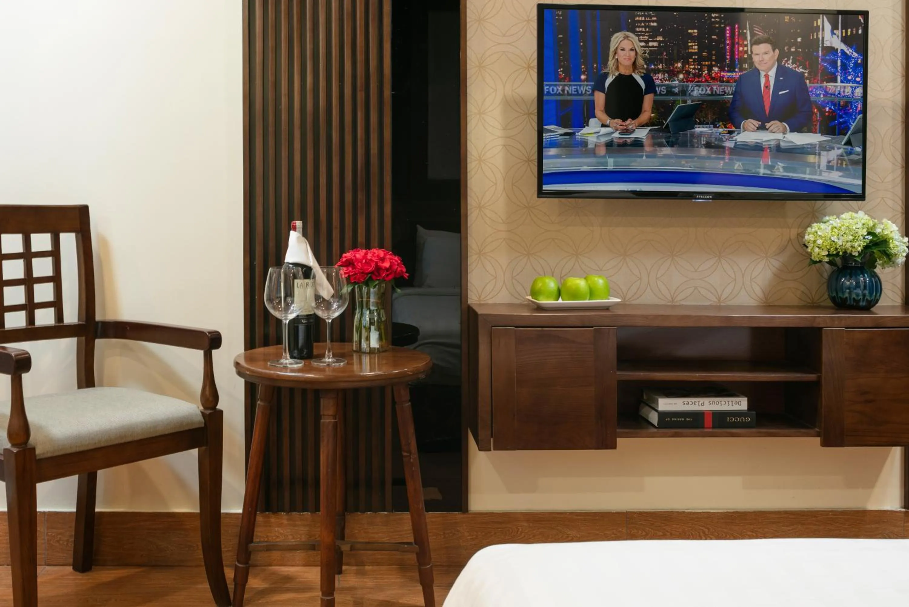 TV and multimedia in The West Hotel & Spa