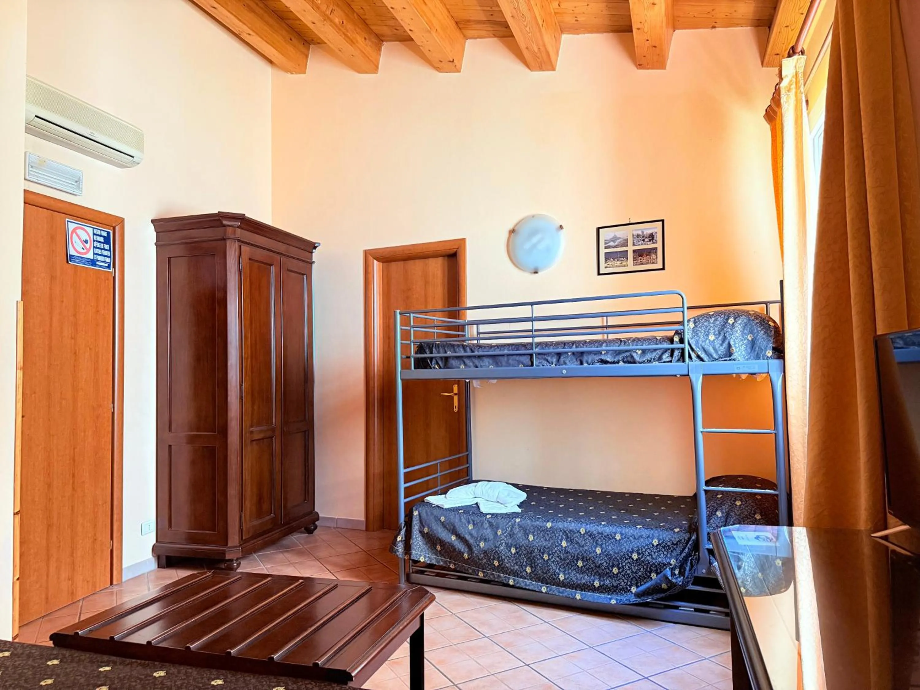 Photo of the whole room, Bed in Hotel Archimede Ortigia