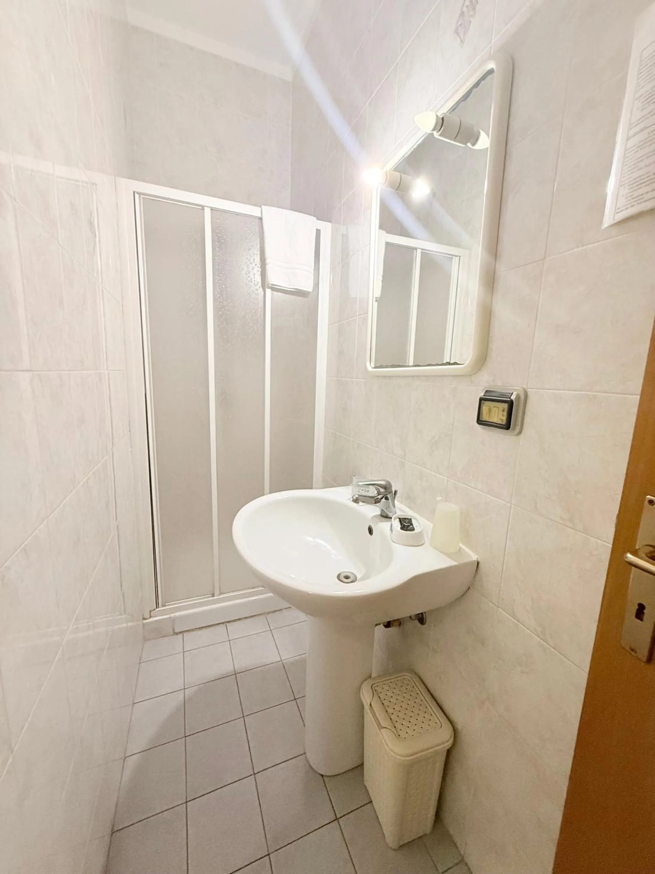 Shower in Hotel Archimede Ortigia