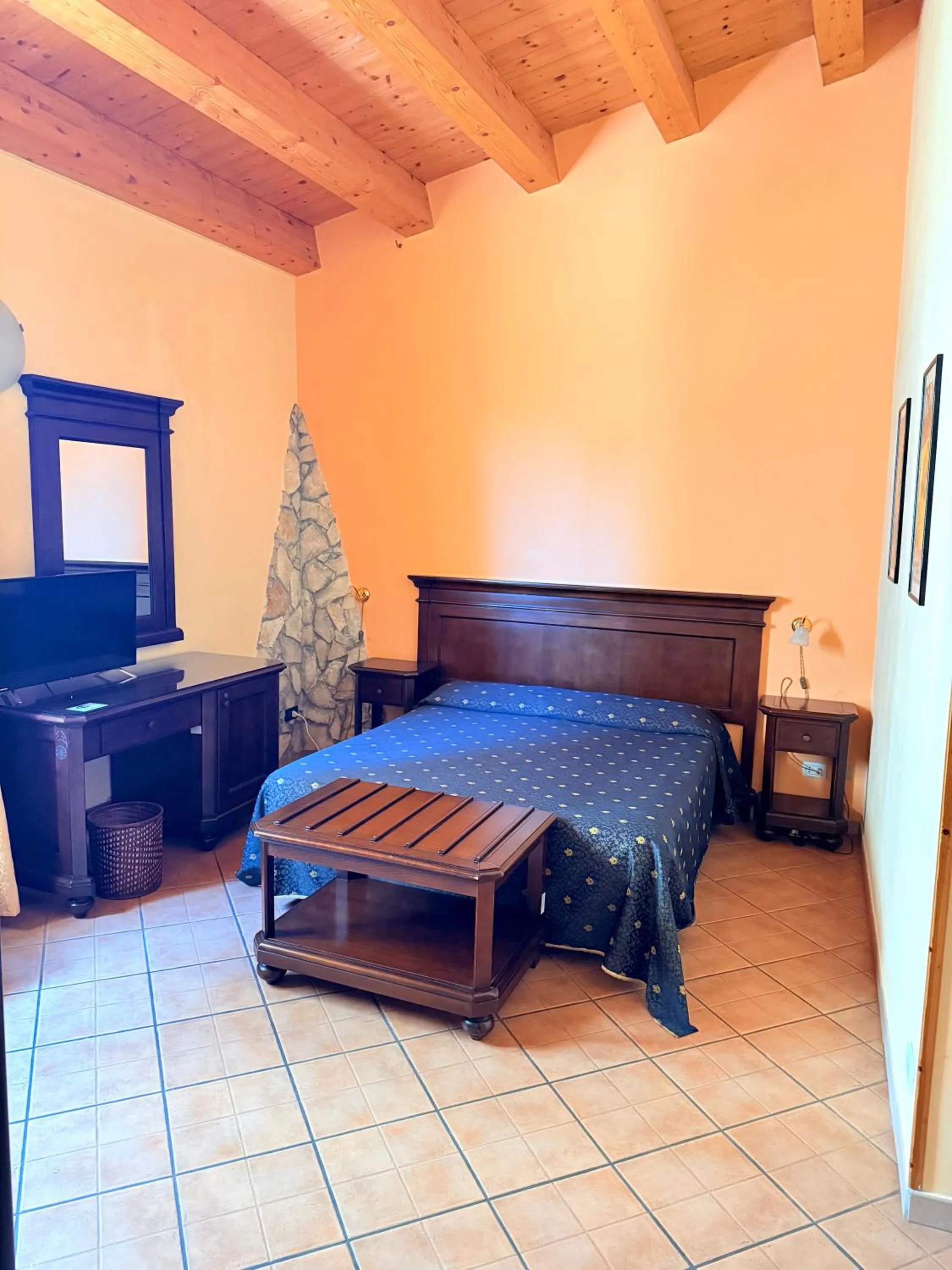 Photo of the whole room in Hotel Archimede Ortigia