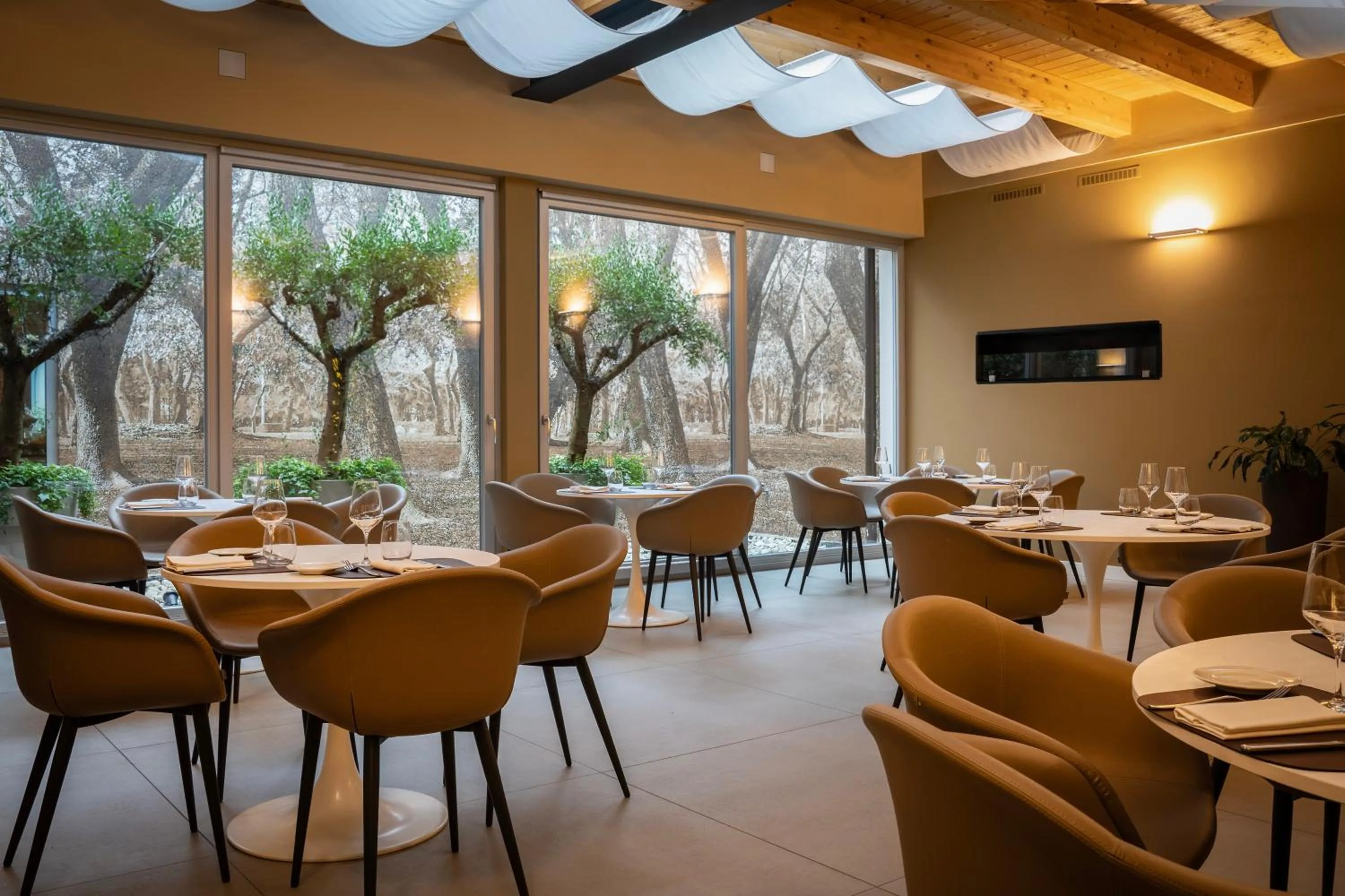 Restaurant/places to eat in GHV Hotel