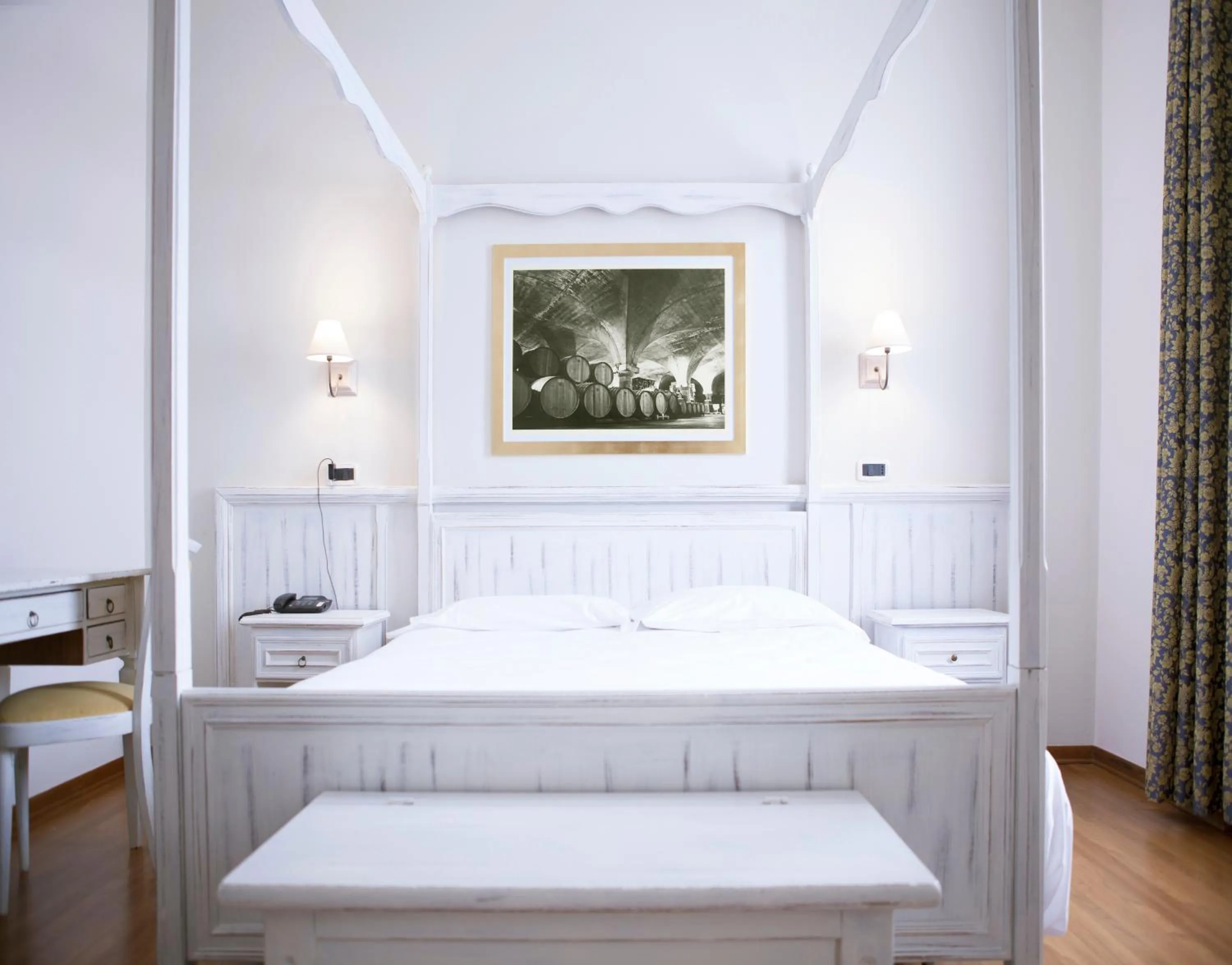 Bed in Hotel Sebino