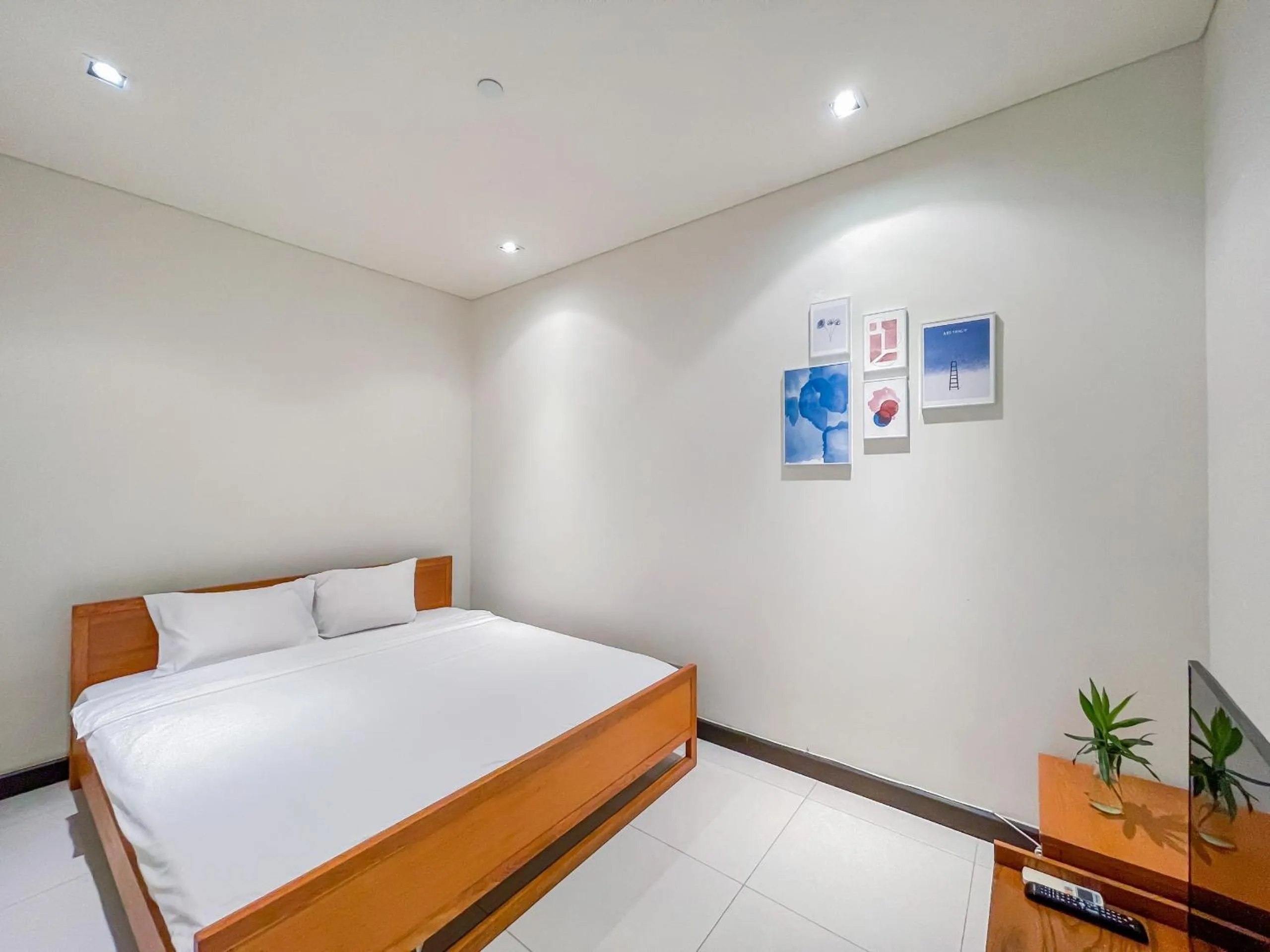 TV and multimedia, Bed in The Sea Luxury Nha Trang Apartment