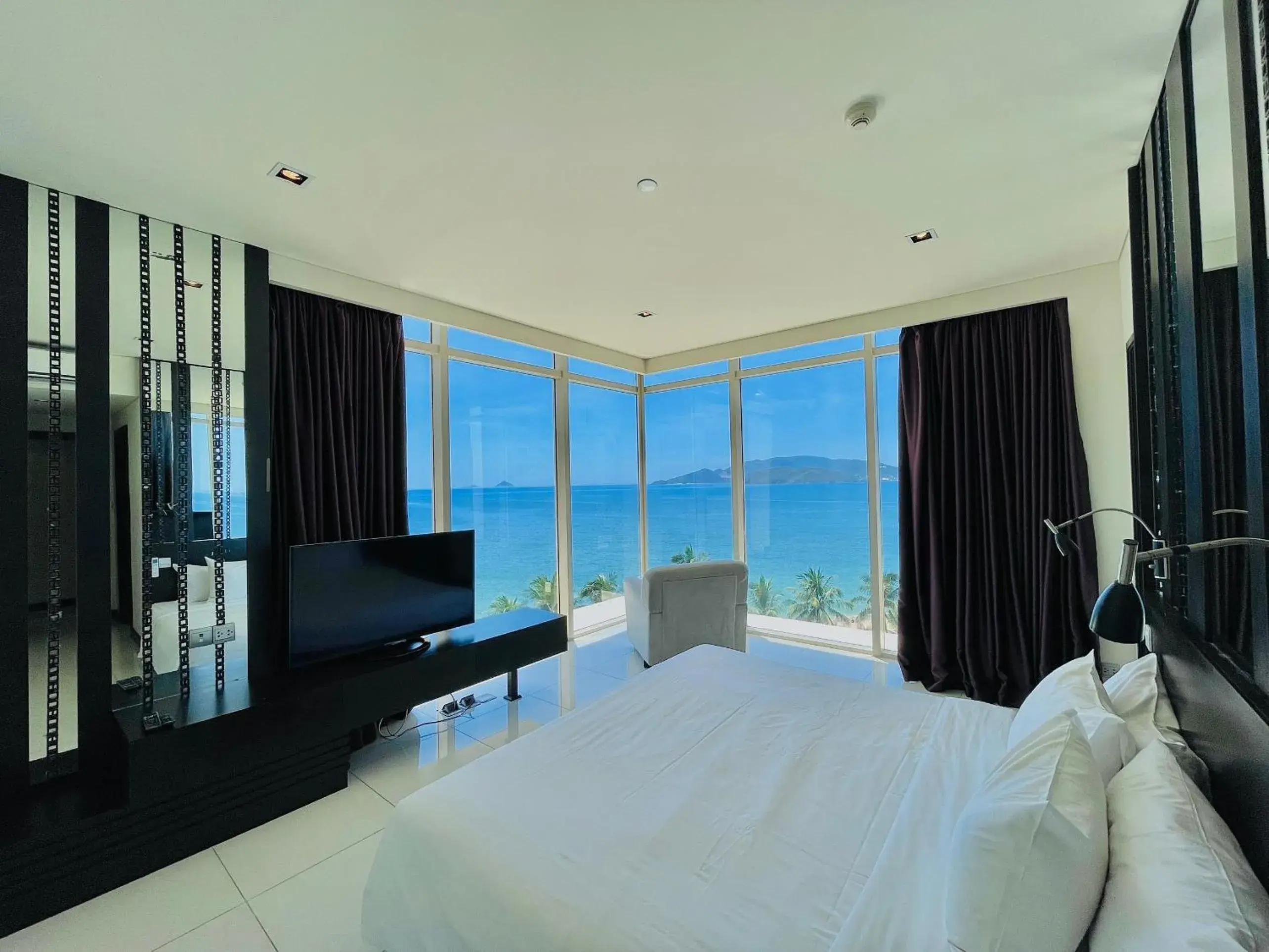 Superior Suite with Sea View in The Sea Luxury Nha Trang Apartment Superior Suite with Sea View in The Sea Luxury Nha Trang Apartment