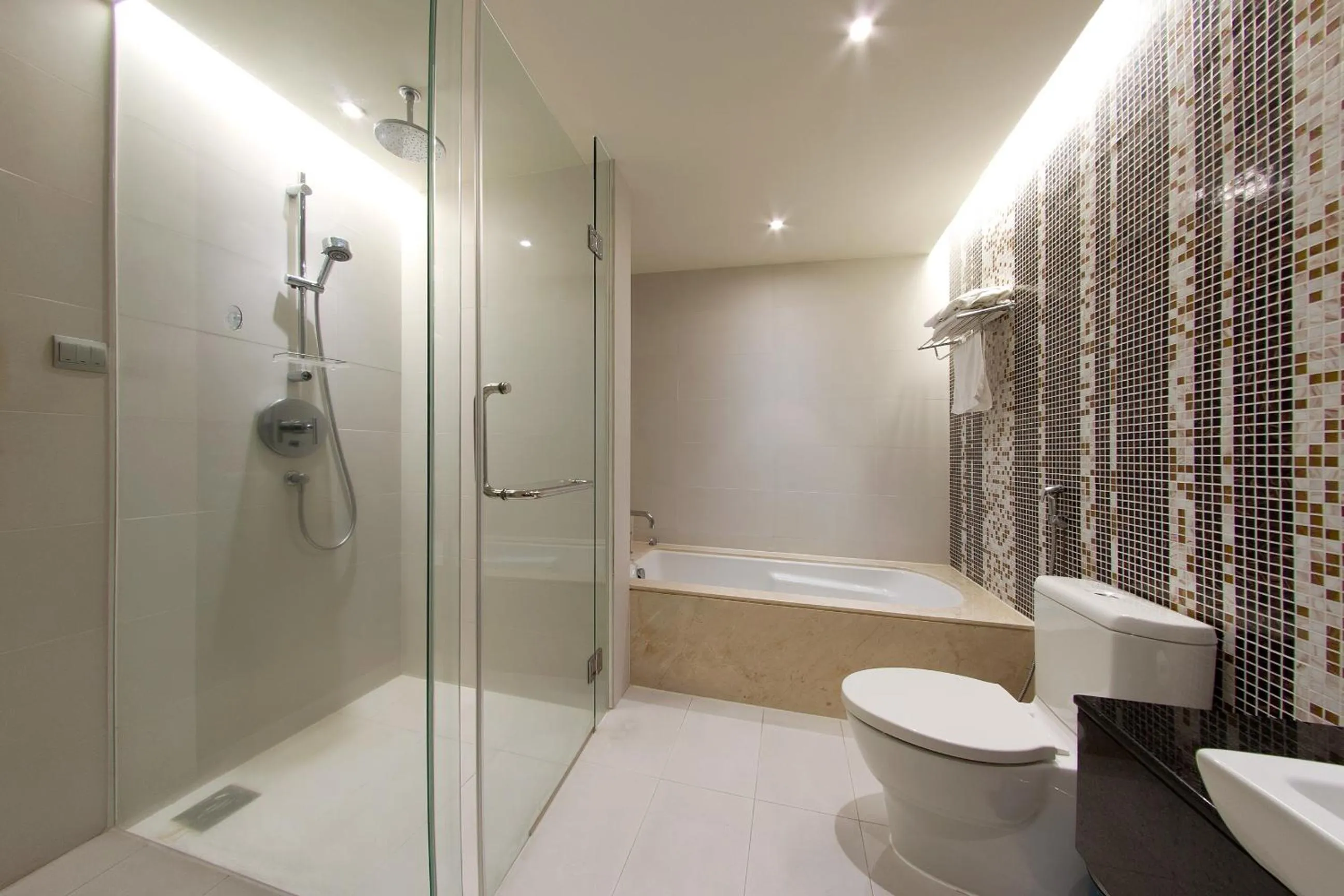 Shower in The Sea Luxury Nha Trang Apartment