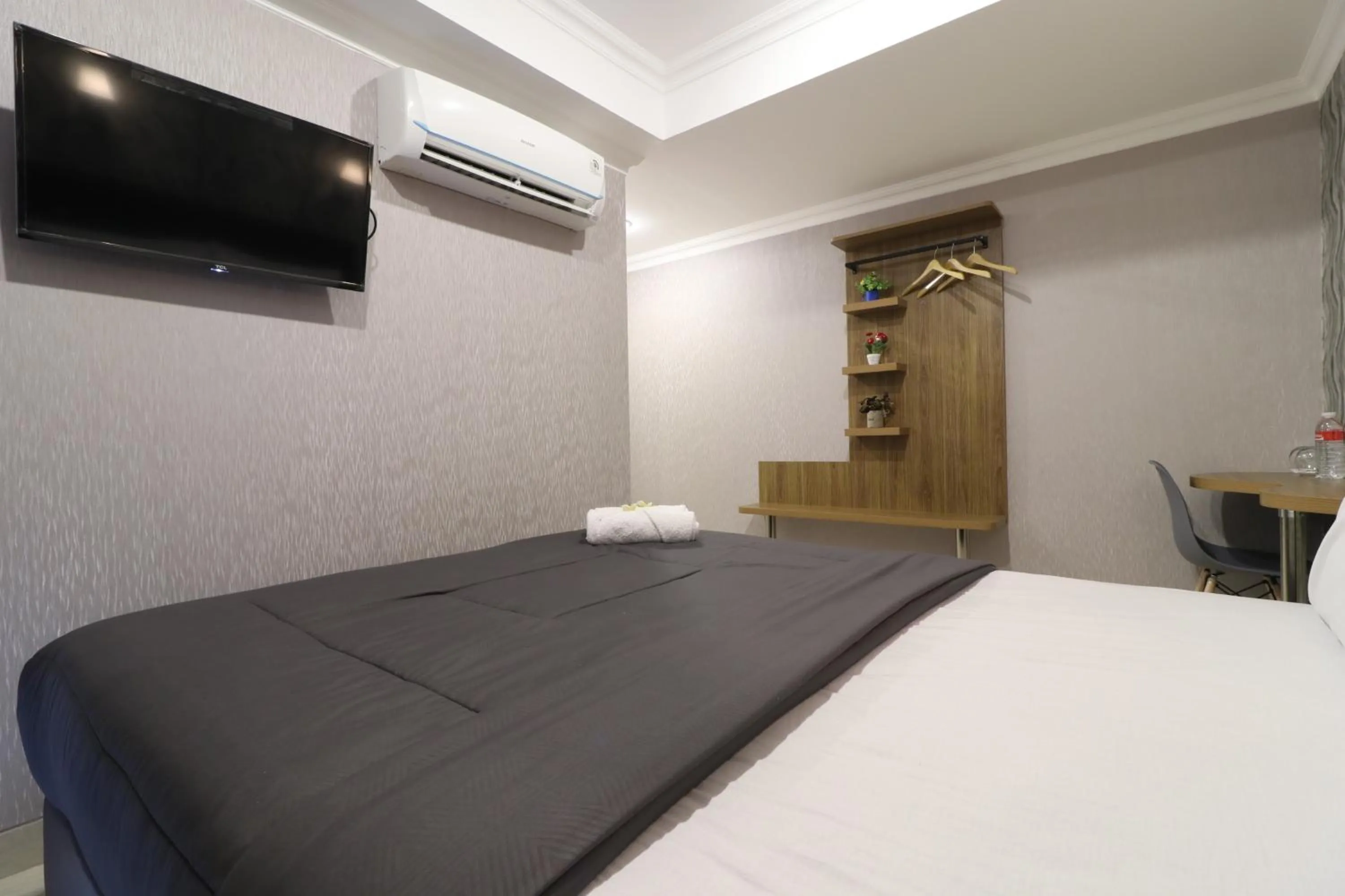 Bed in Flamenco Urban Living