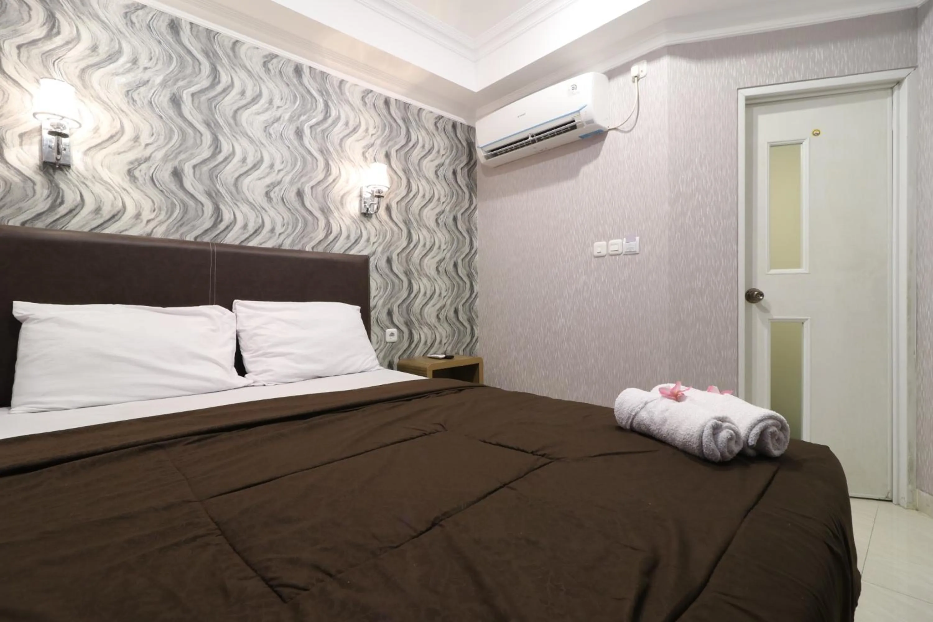 Bed in Flamenco Urban Living