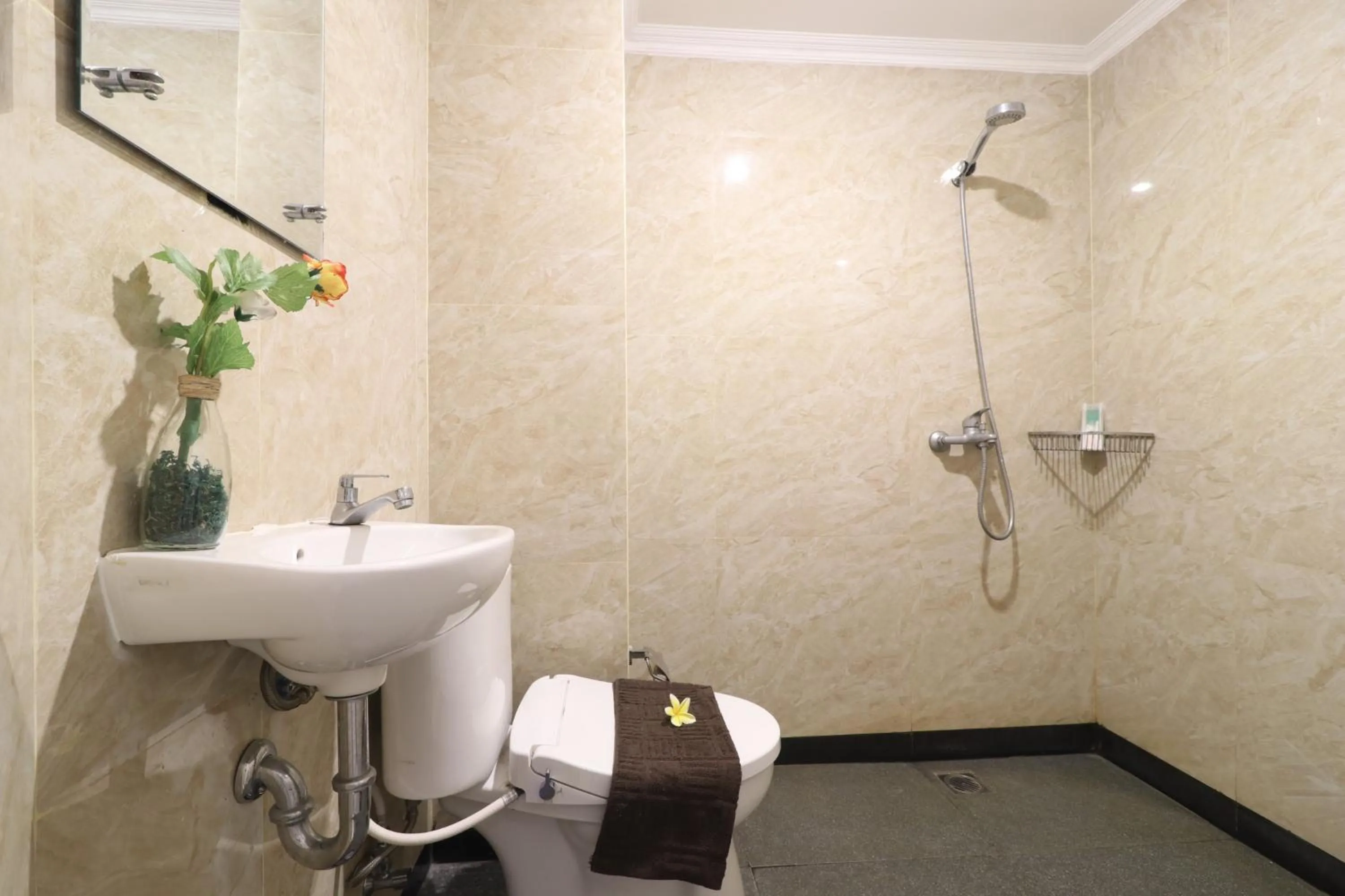 Shower in Flamenco Urban Living