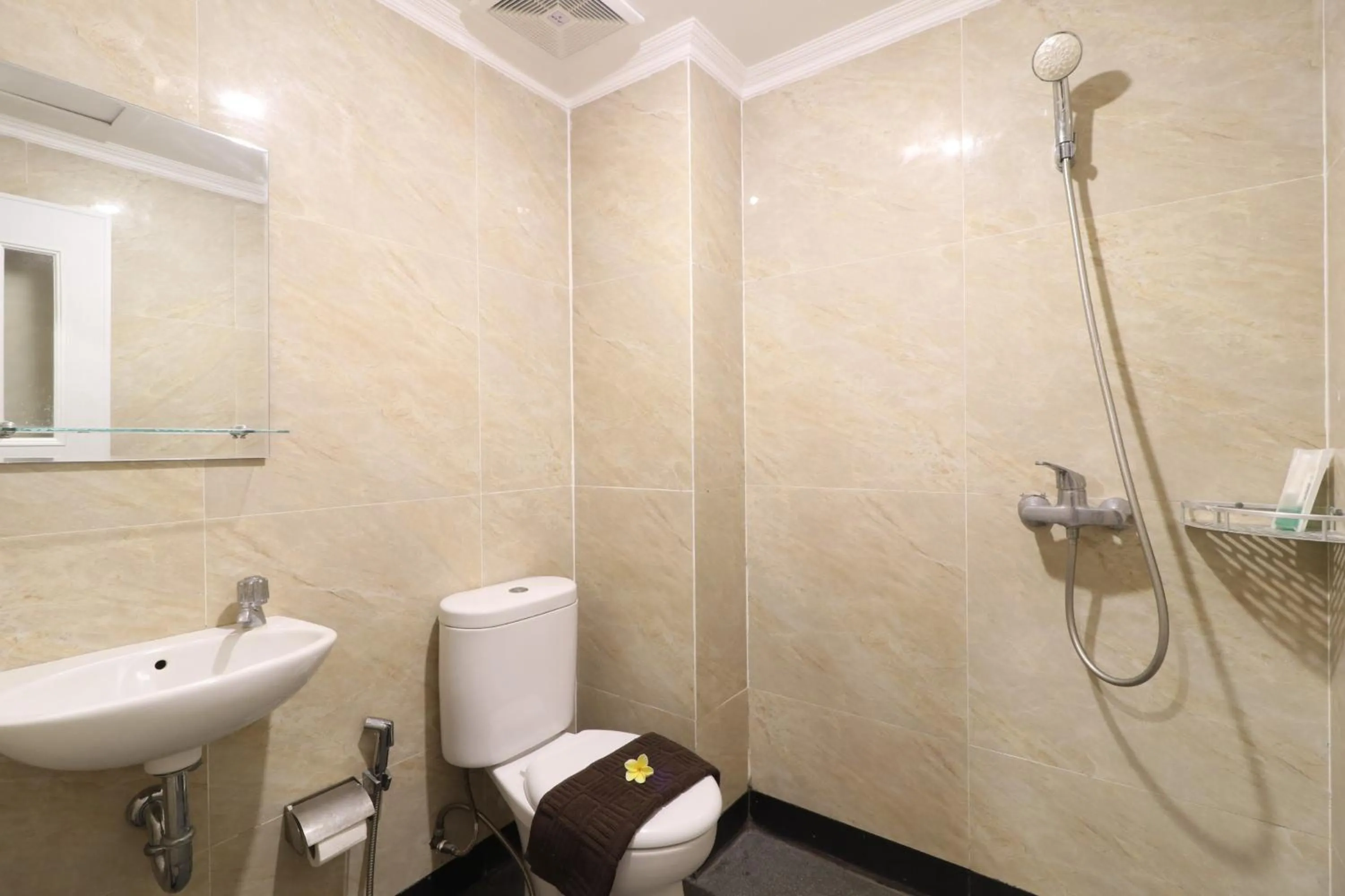 Shower in Flamenco Urban Living